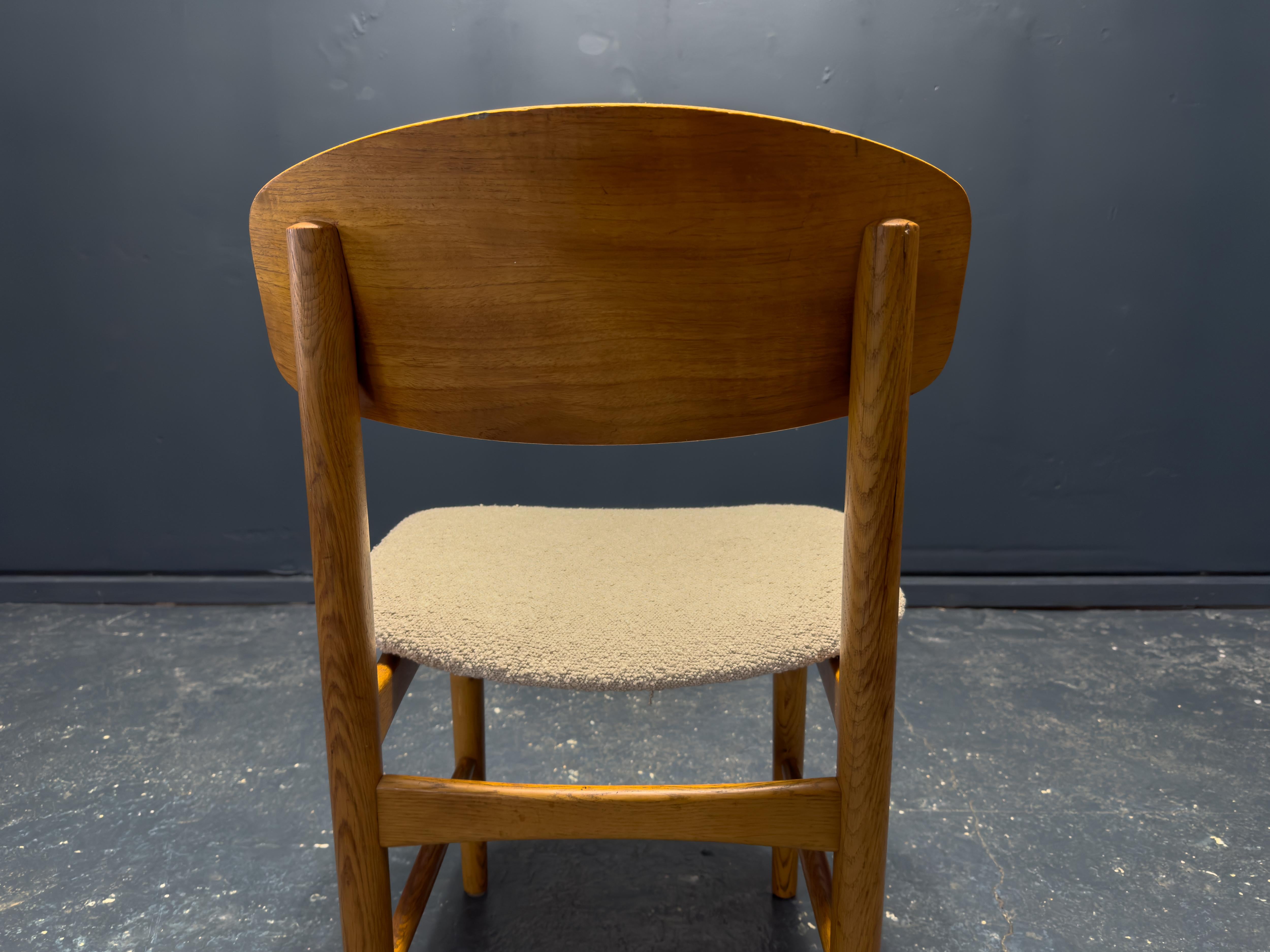 Borge Mogensen Oak and Boucle Model 122 Chair 3