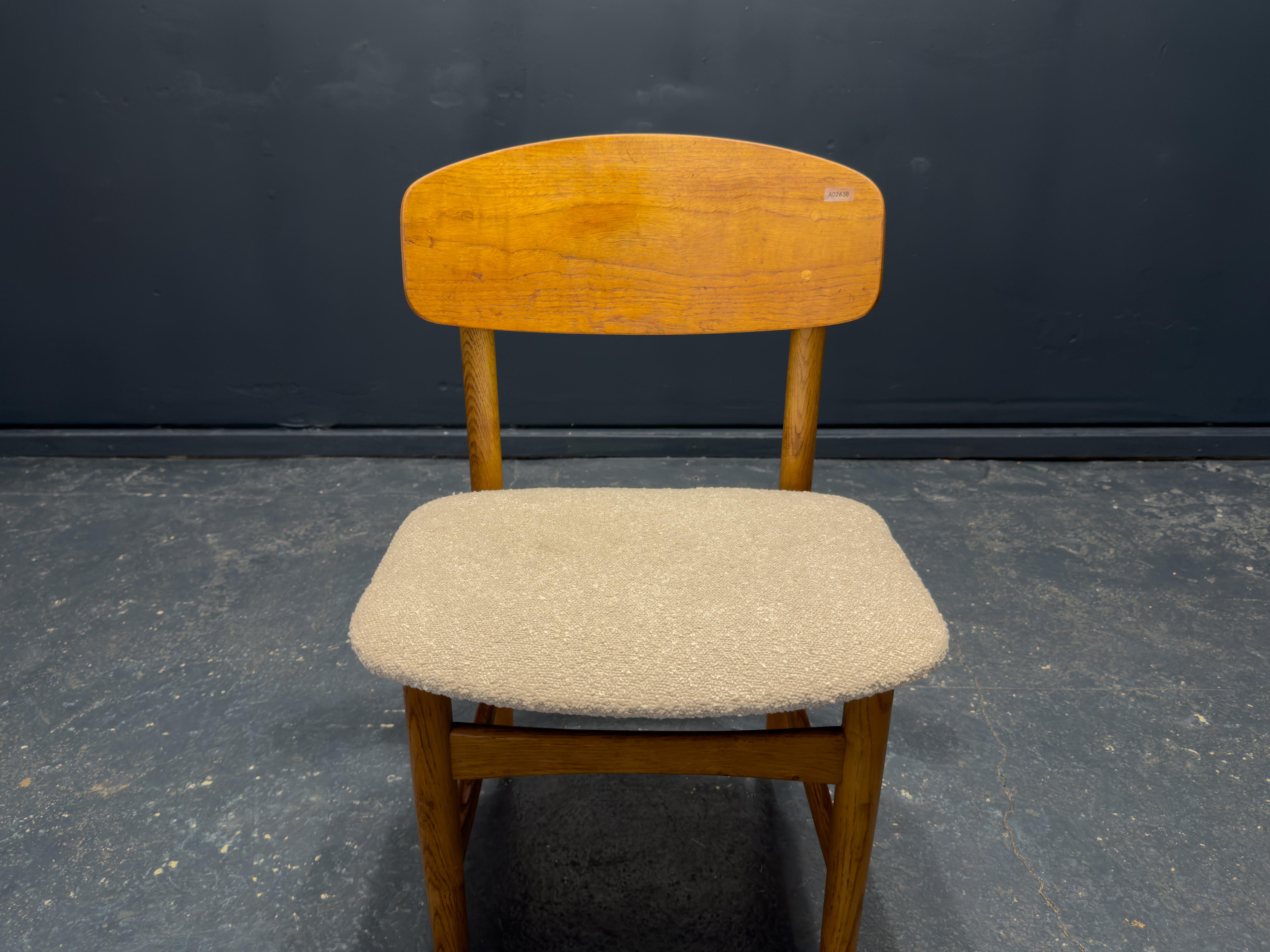 Mid-Century Modern Borge Mogensen Oak and Boucle Model 122 Chair