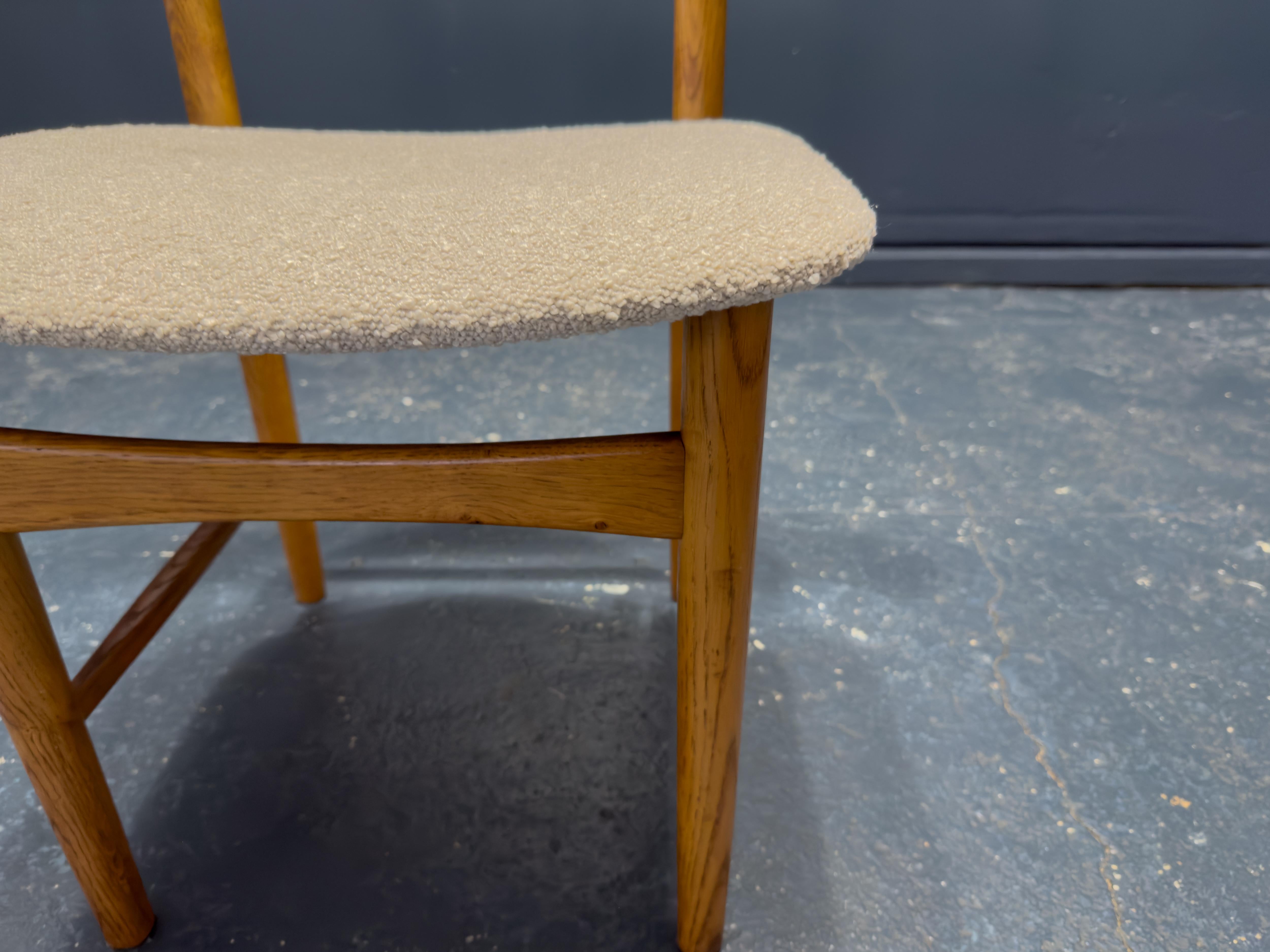 Mid-20th Century Borge Mogensen Oak and Boucle Model 122 Chair