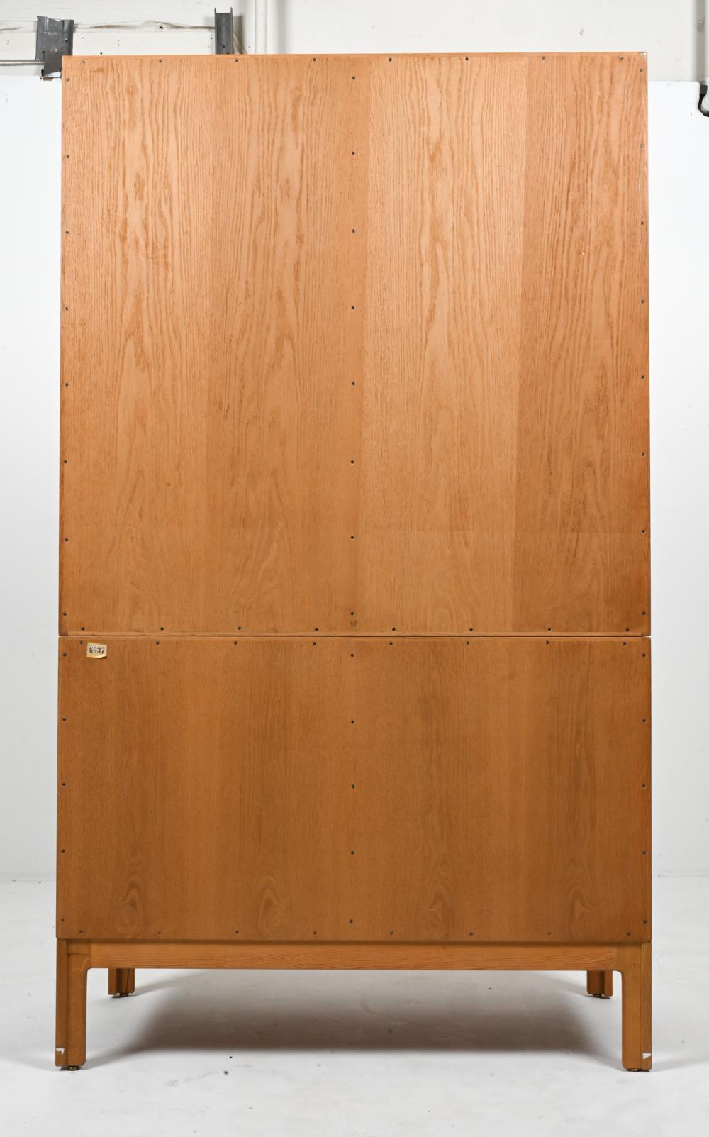 Borge Mogensen Oak bookcase with Cabinet Doors For Sale 8