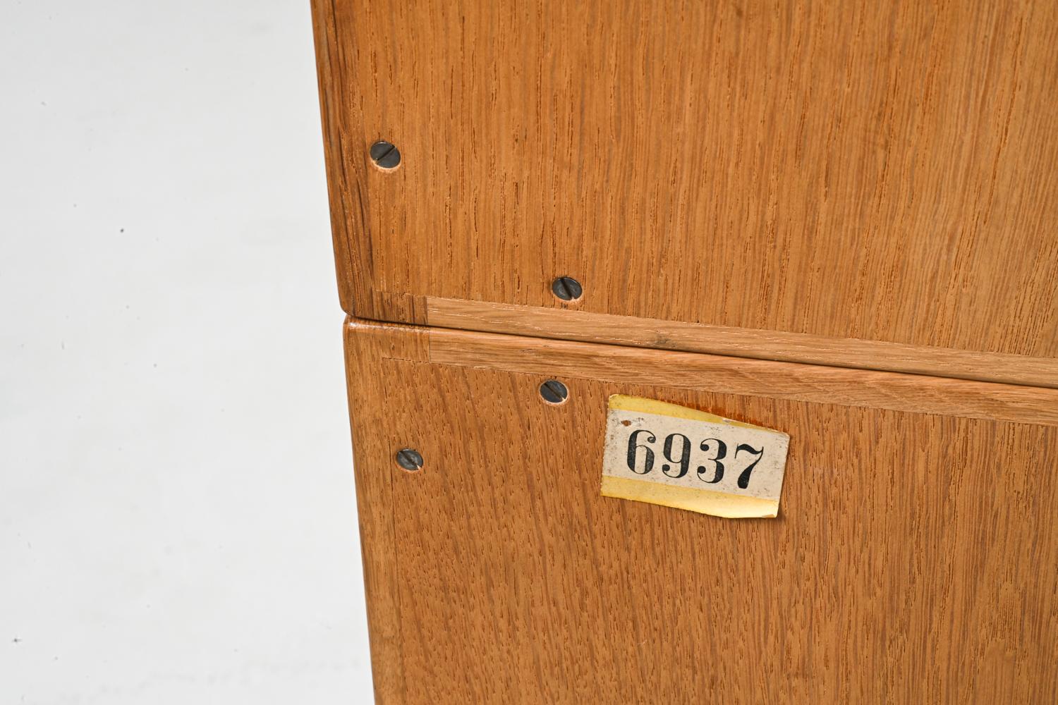 Borge Mogensen Oak bookcase with Cabinet Doors For Sale 9