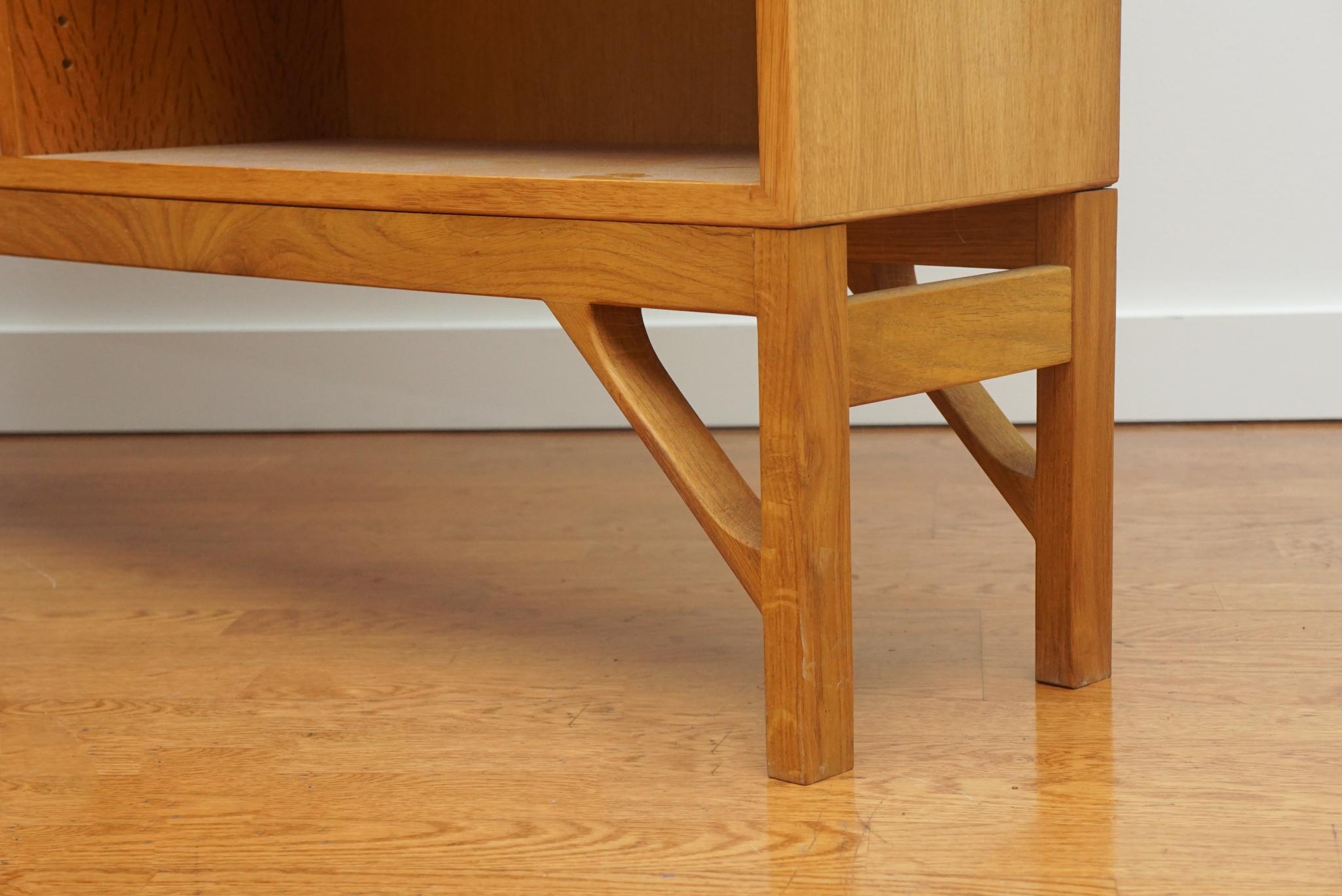Mid-Century moderno Librerie Oak di Borg Mogensen in vendita