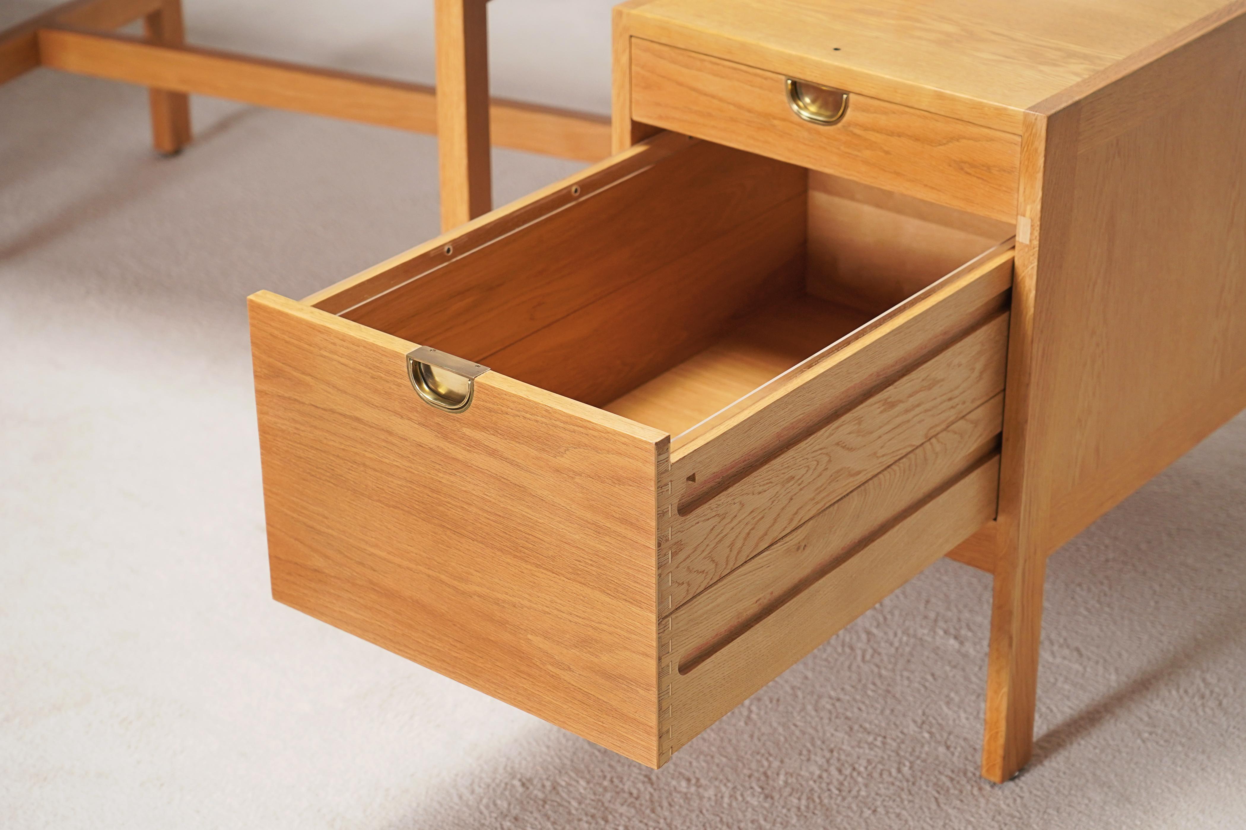 Borge Mogensen Oak Executive Desk für P. Lauritsen & Son, 1960. im Angebot 2