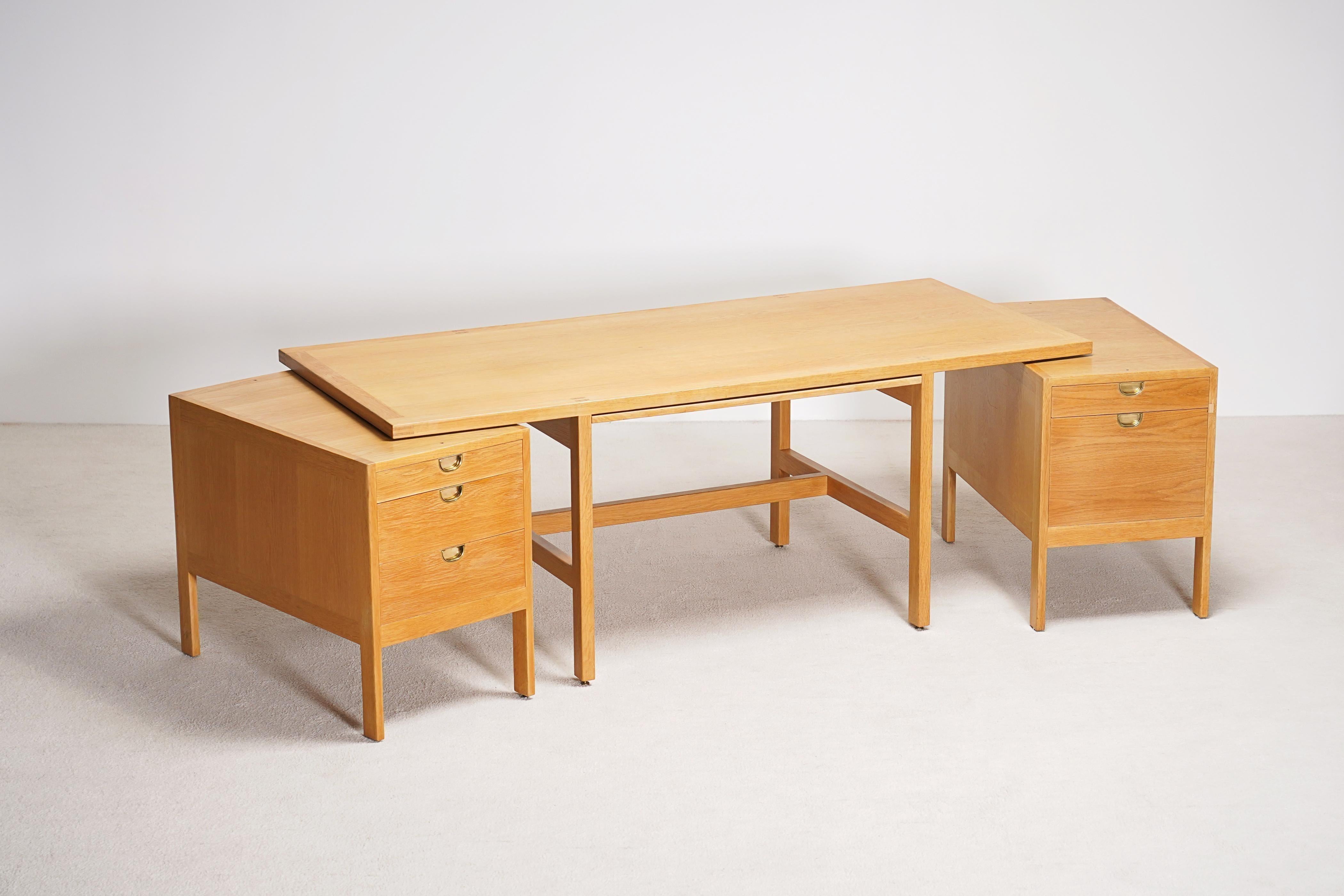 Borge Mogensen Oak Executive Desk für P. Lauritsen & Son, 1960. (Dänisch) im Angebot
