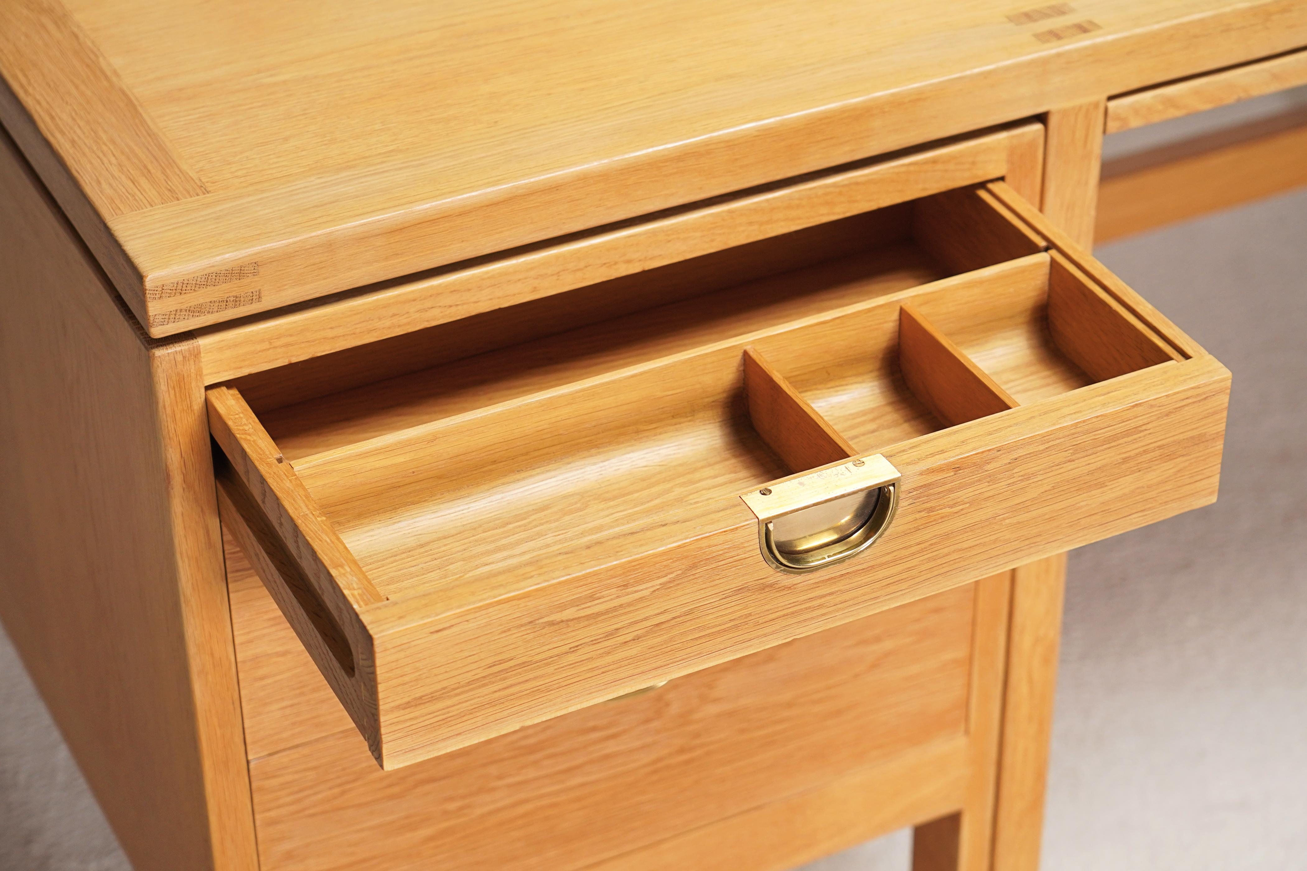 Borge Mogensen Oak Executive Desk für P. Lauritsen & Son, 1960. (Mitte des 20. Jahrhunderts) im Angebot