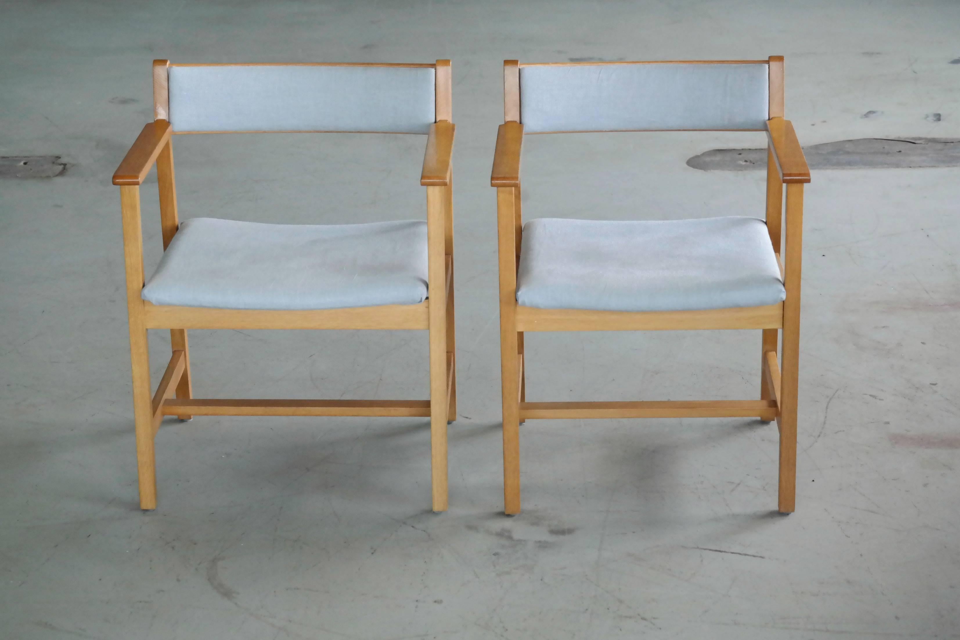 Scandinave moderne Paire de fauteuils d'appoint ou de fauteuils en chêne Borge Mogensen modèle 3242 pour Fredricia en vente