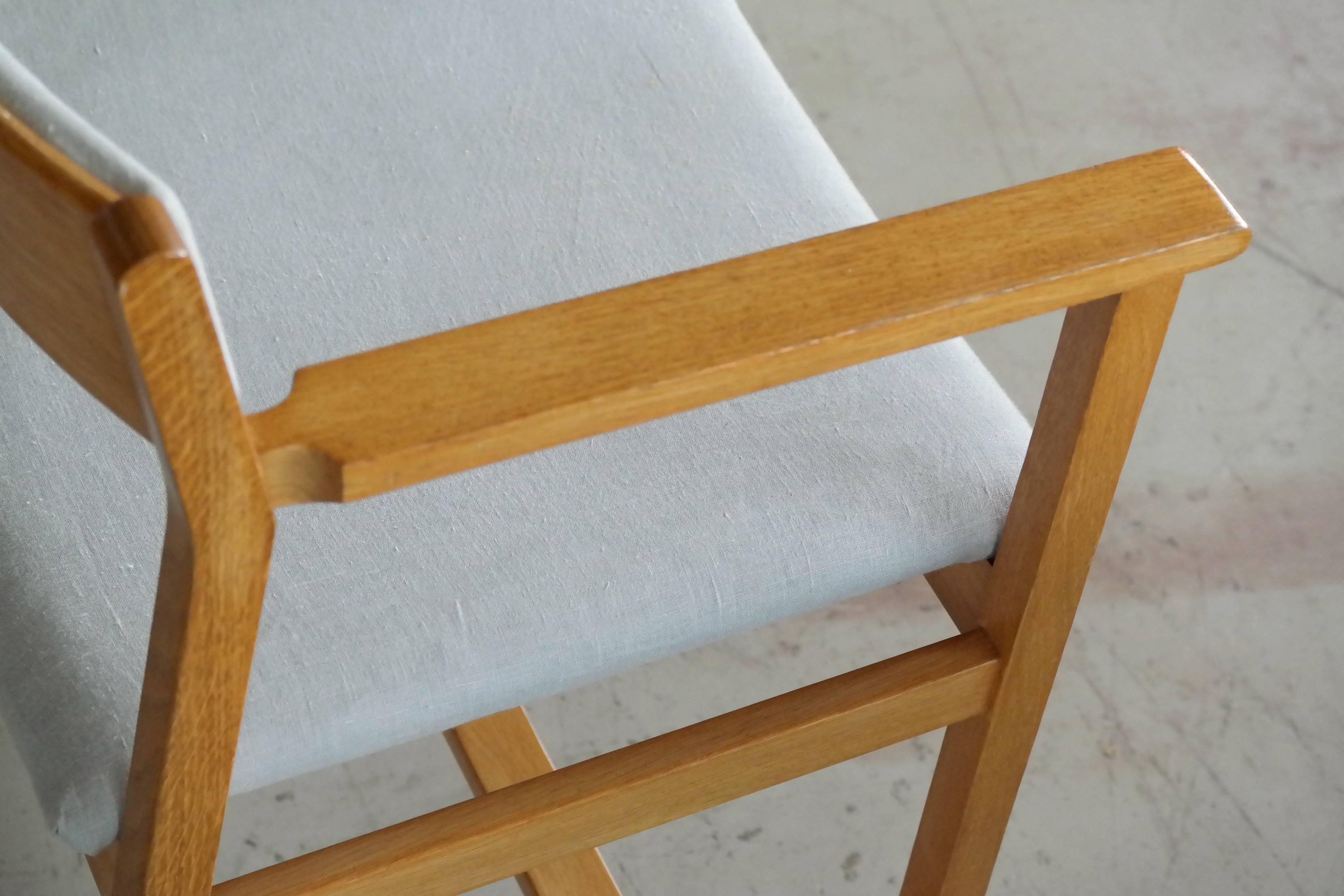 Milieu du XXe siècle Paire de fauteuils d'appoint ou de fauteuils en chêne Borge Mogensen modèle 3242 pour Fredricia en vente