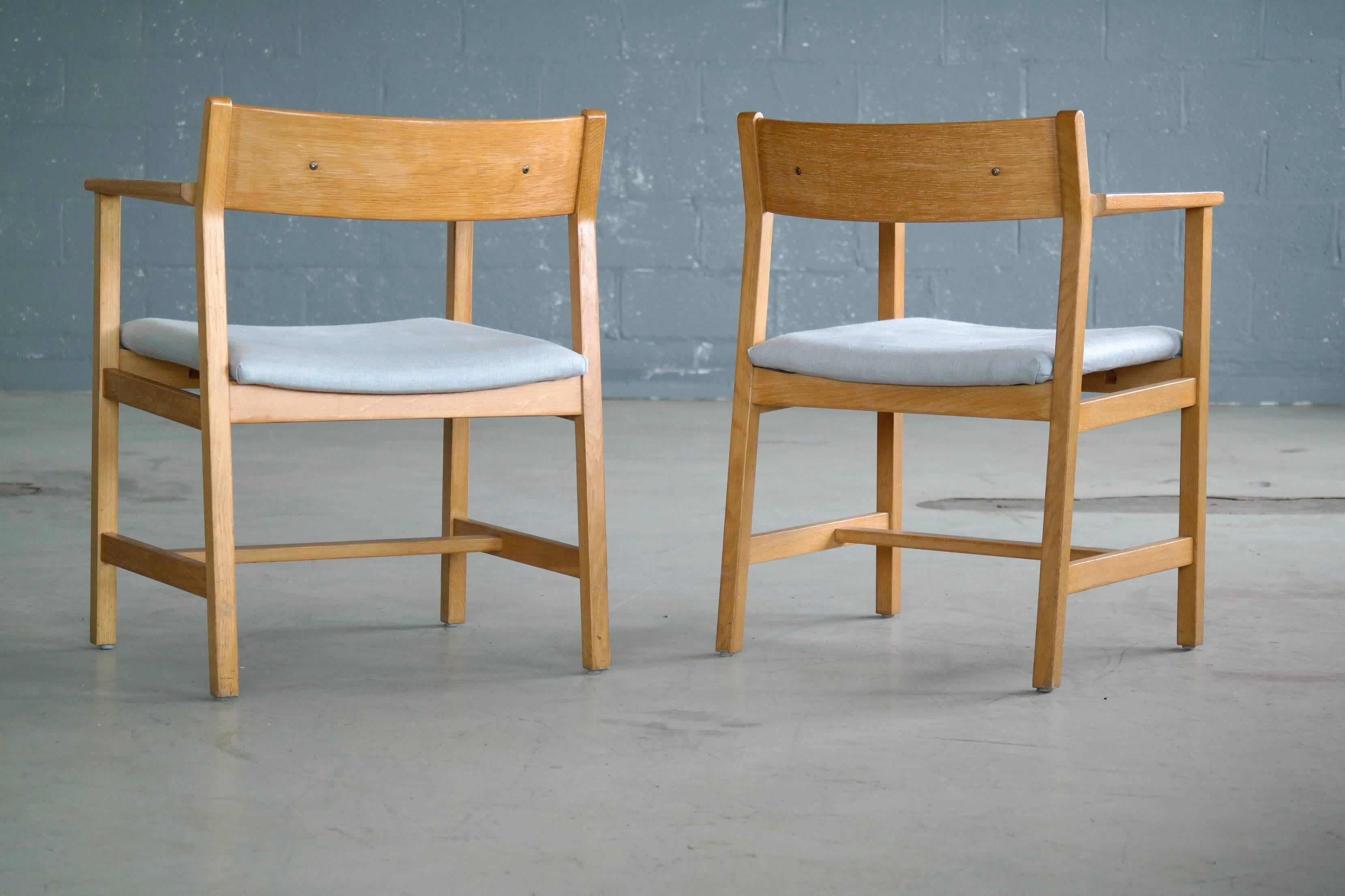 Paire de fauteuils d'appoint ou de fauteuils en chêne Borge Mogensen modèle 3242 pour Fredricia en vente 2