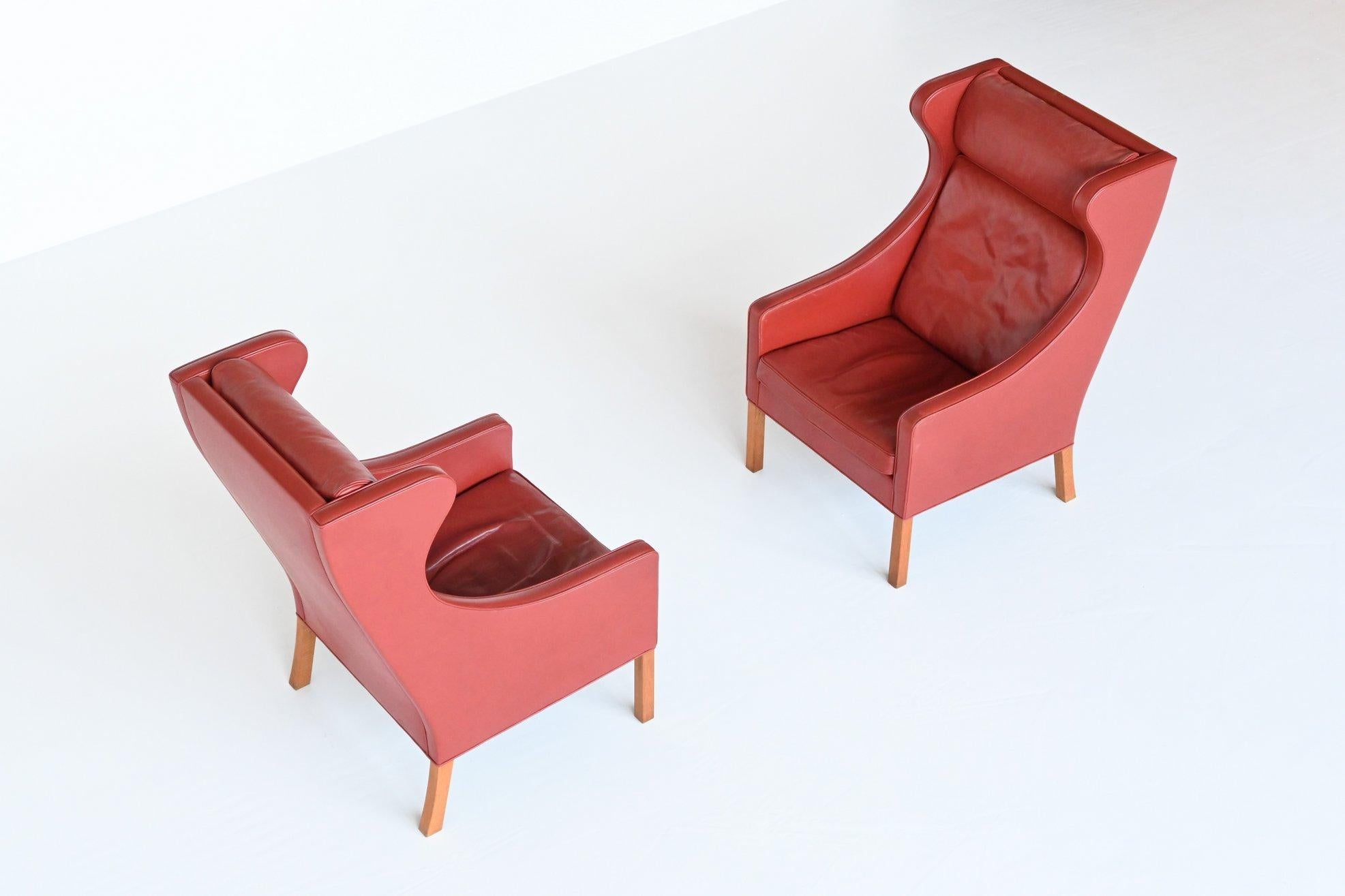 Borge Mogensen Red Lounge Chairs Fredericia Stolefabrik, Denmark, 1960 2