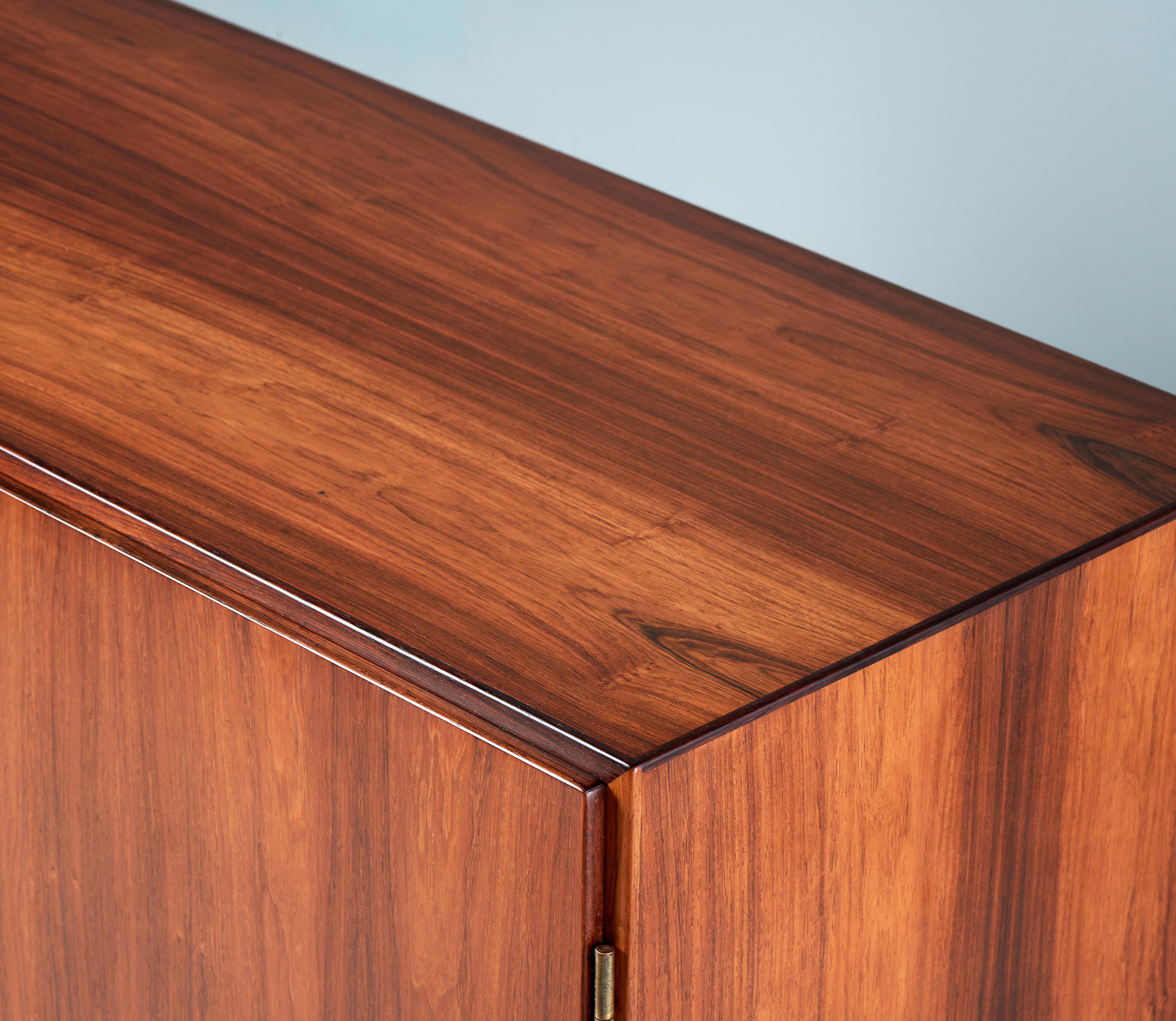 Borge Mogensen Rosewood China Cabinet c1950s In Excellent Condition For Sale In London, GB