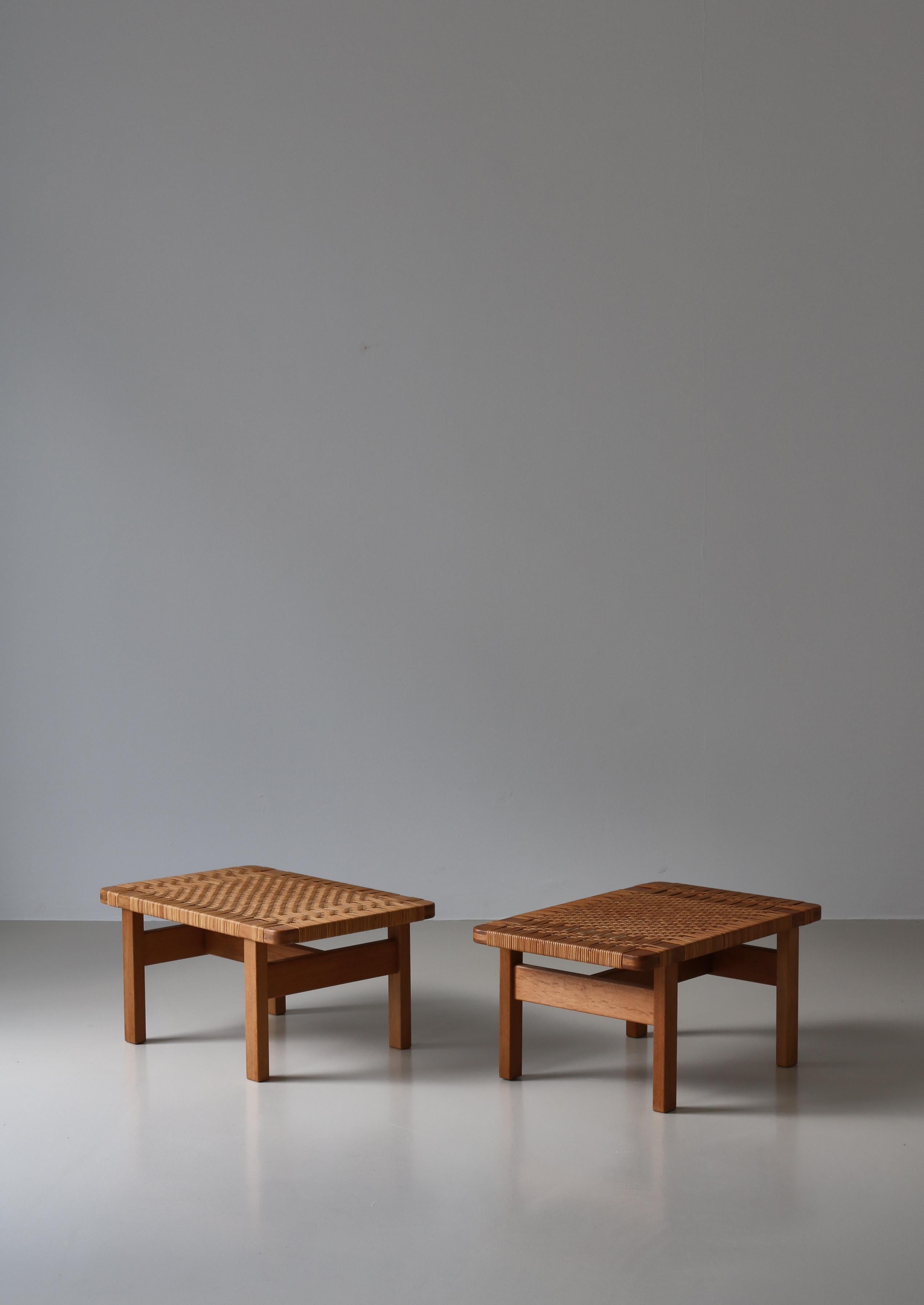Danish Borge Mogensen Set of Side Tables/Benches in Oak and Rattan Cane, 1960s, Denmark For Sale