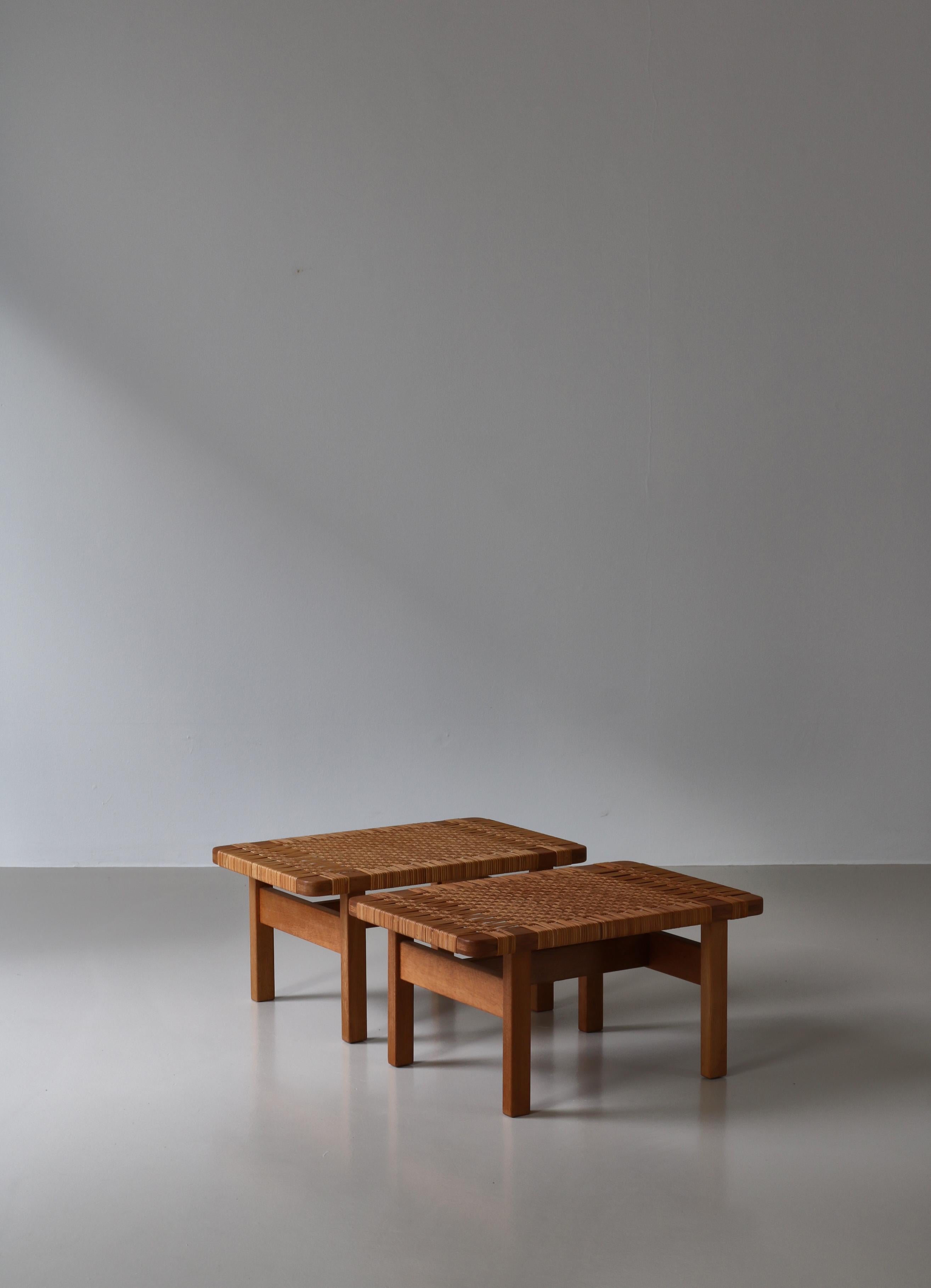 Hand-Woven Borge Mogensen Set of Side Tables/Benches in Oak and Rattan Cane, 1960s, Denmark For Sale