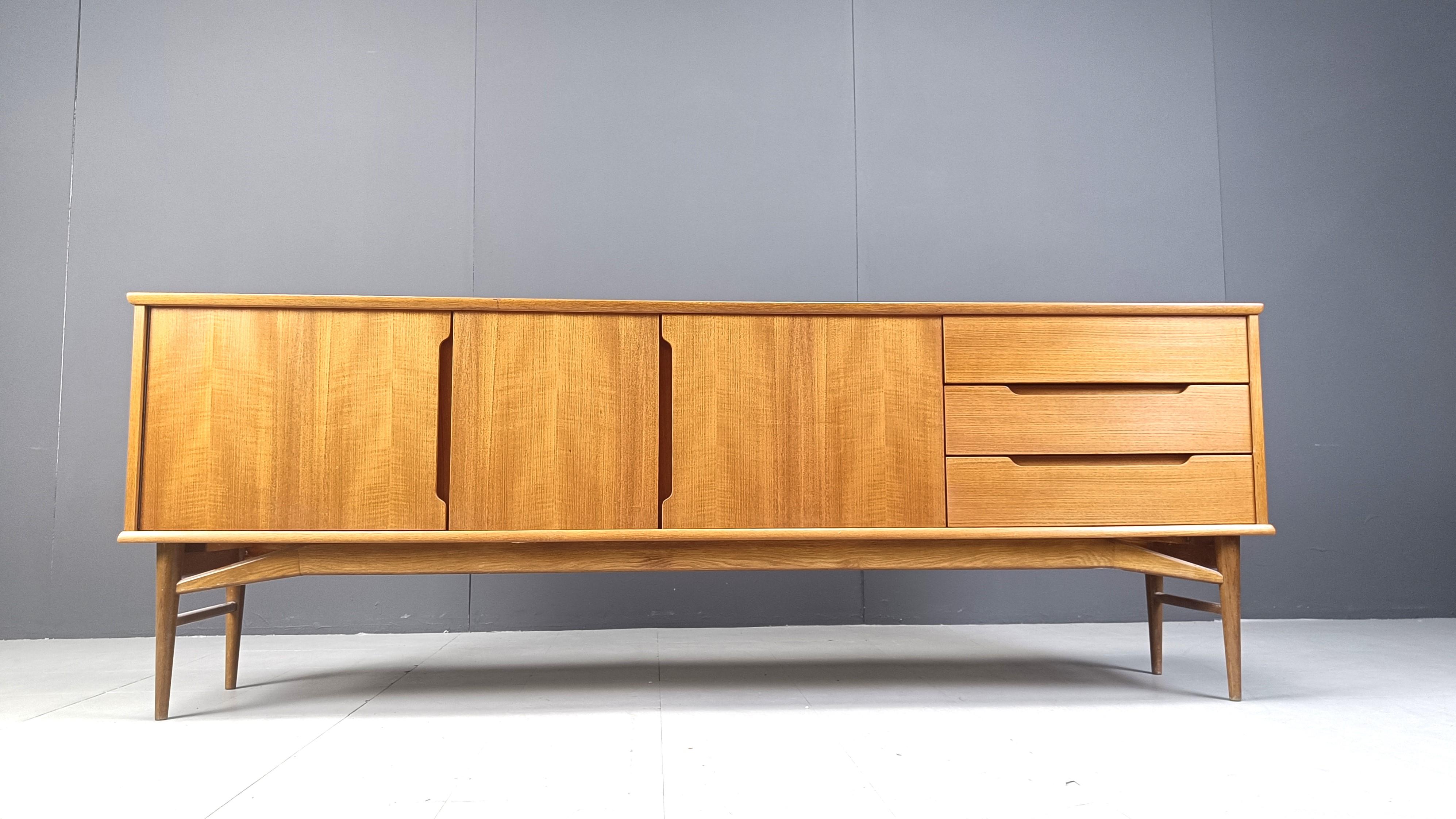 Borge Mogensen sideboard for Fredericia Stolefabrik, 1960s In Good Condition In Leuven, Vlaams Gewest