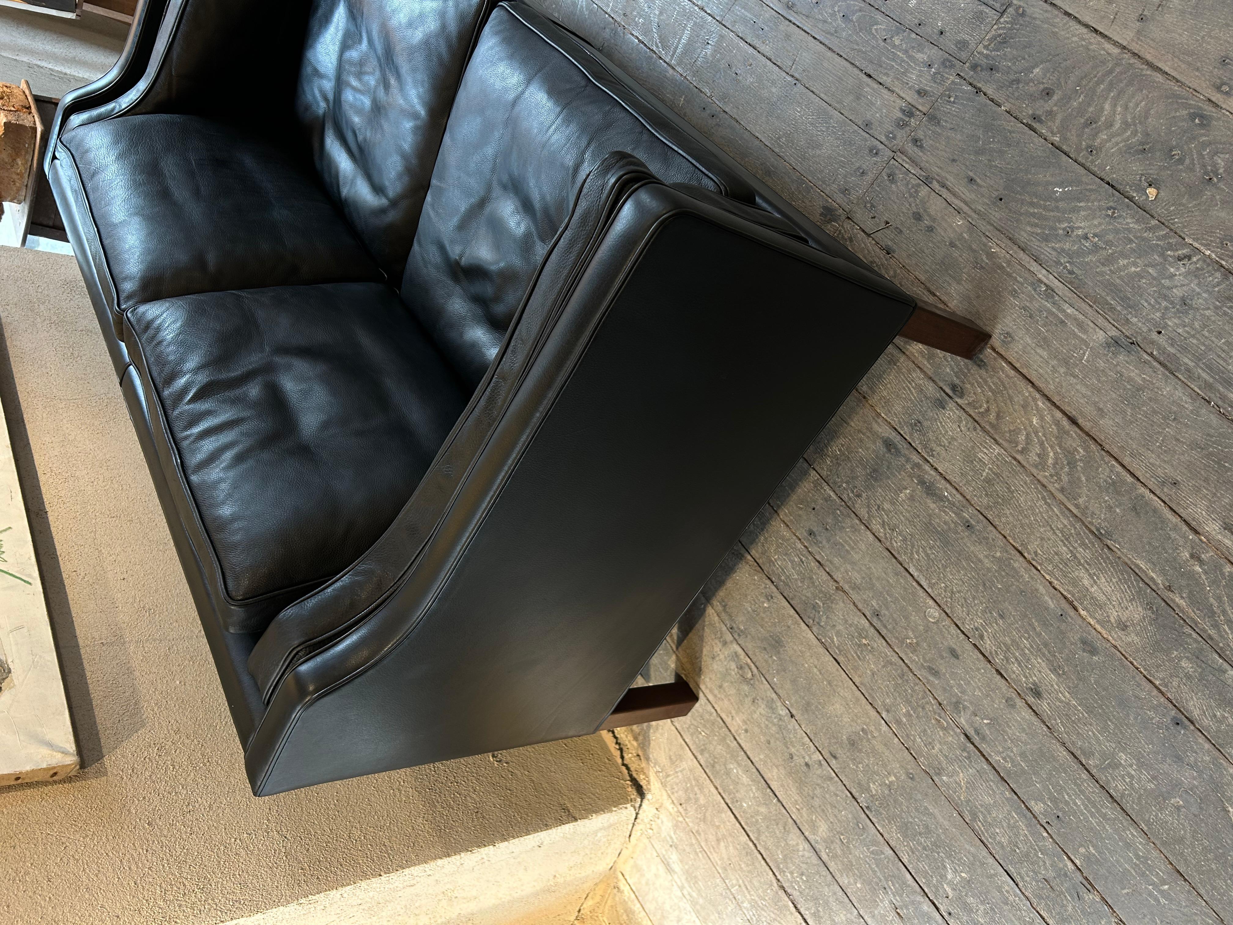 Borge Mogensen - sofá 2 plazas cuero negro modelo 2212 en venta 4