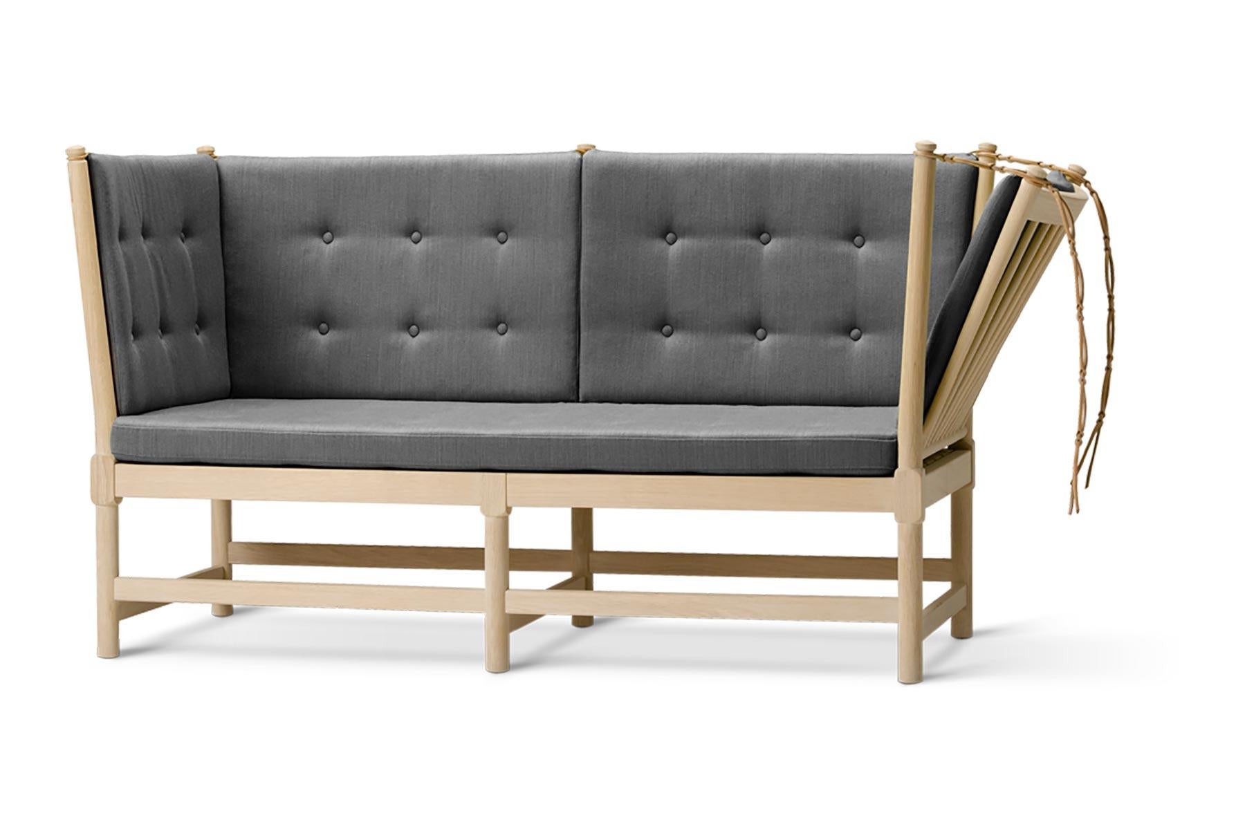 Borge Mogensen Spoke Back Sofa In Excellent Condition For Sale In Berkeley, CA