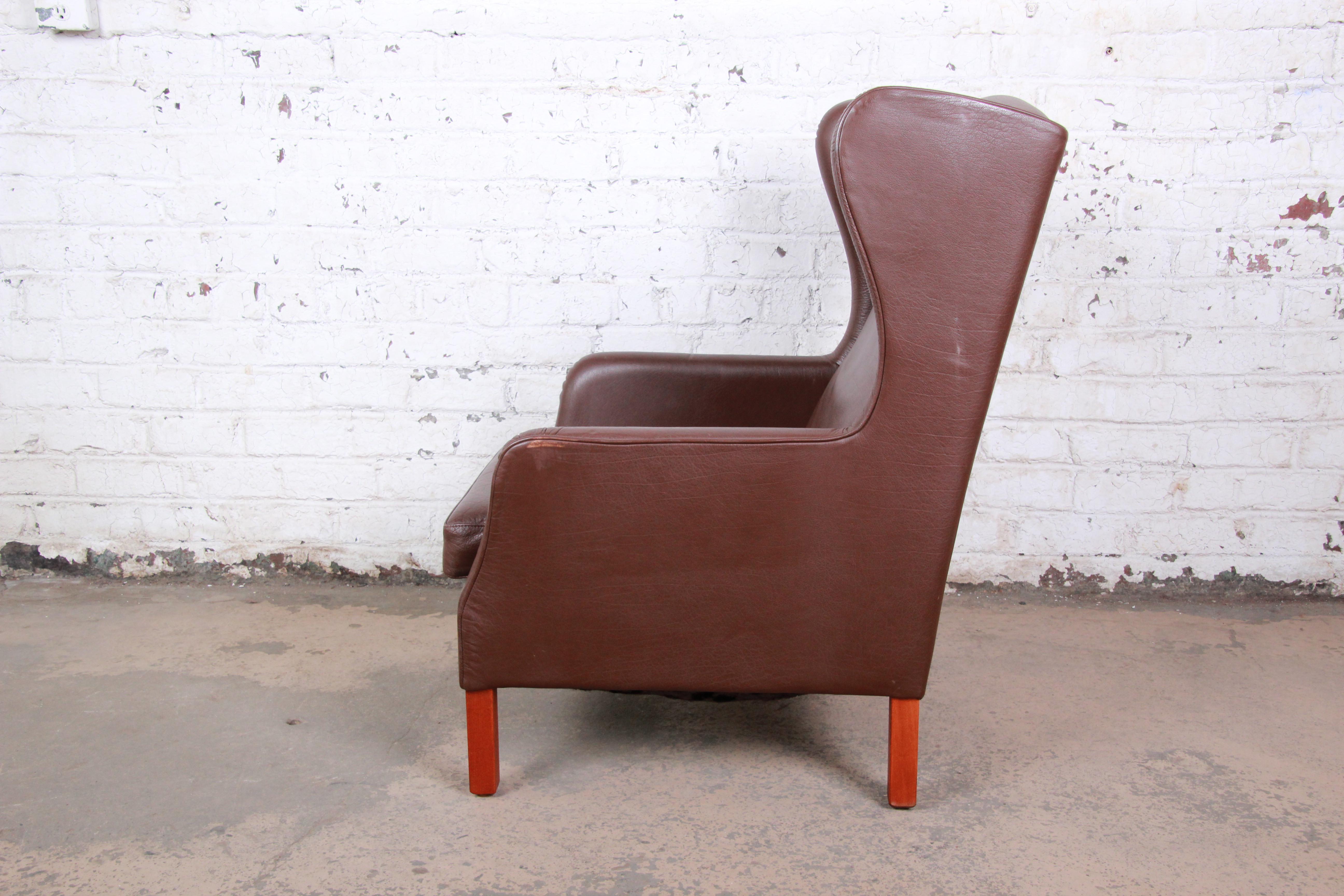 Borge Mogensen Style Danish Modern Brown Leather Wingback Lounge Chair In Good Condition In South Bend, IN