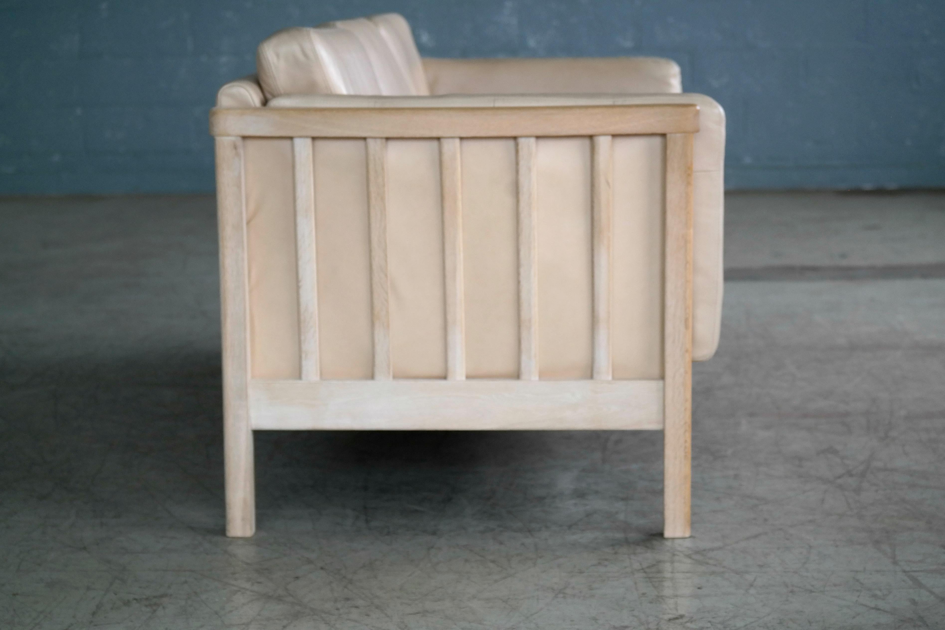 Borge Mogensen Style Three-Seat Spoke-Back Sofa in Oak and Off-White Leather  2