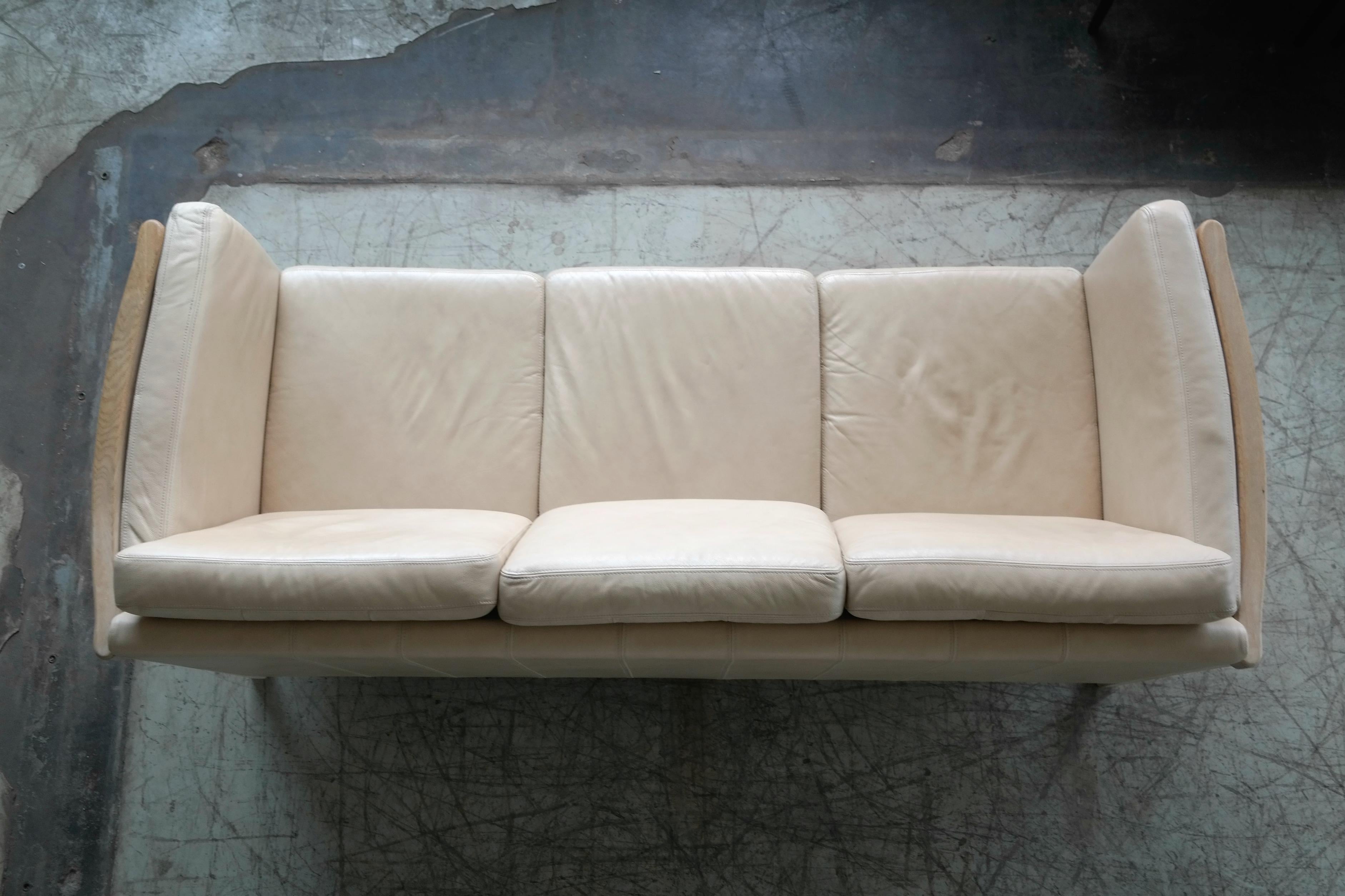 Borge Mogensen Style Three-Seat Spoke-Back Sofa in Oak and Off-White Leather  3