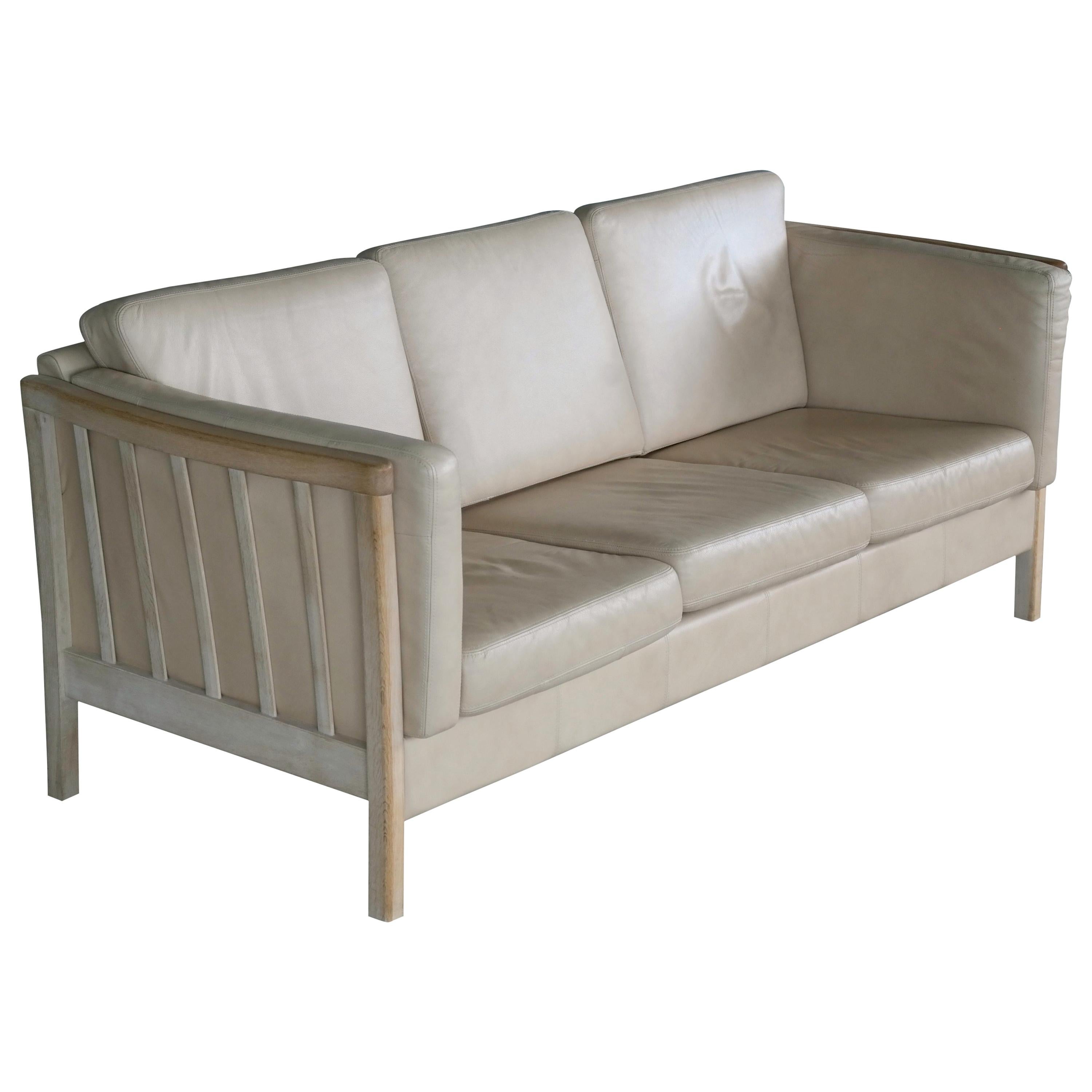 Borge Mogensen Style Three-Seat Spoke-Back Sofa in Oak and Off-White Leather 