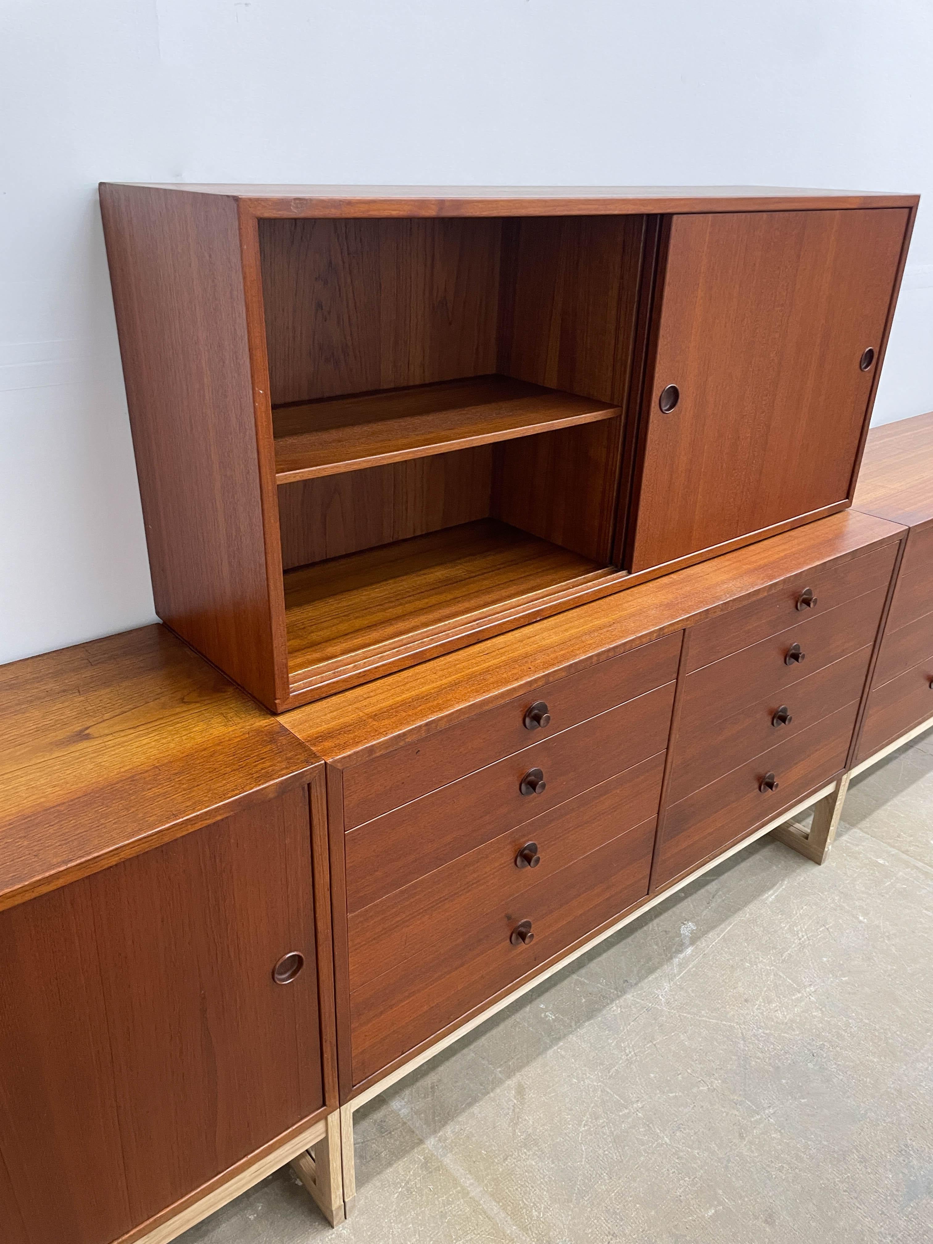 Borge Mogensen Teak and Oak cabinet set For Sale 13