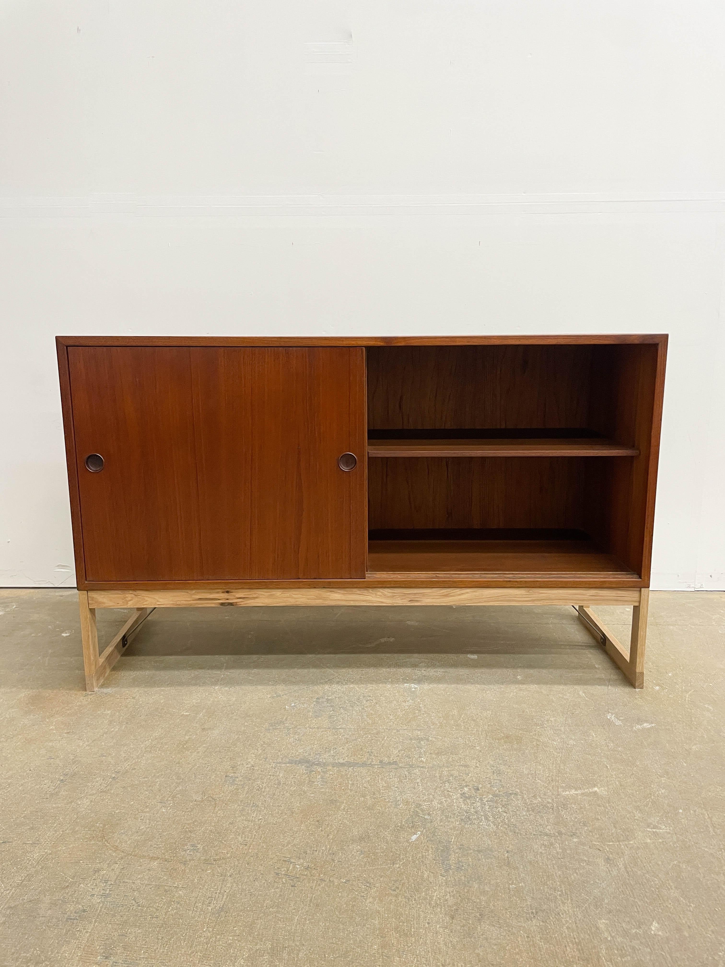 Borge Mogensen Teak and Oak cabinet set For Sale 3