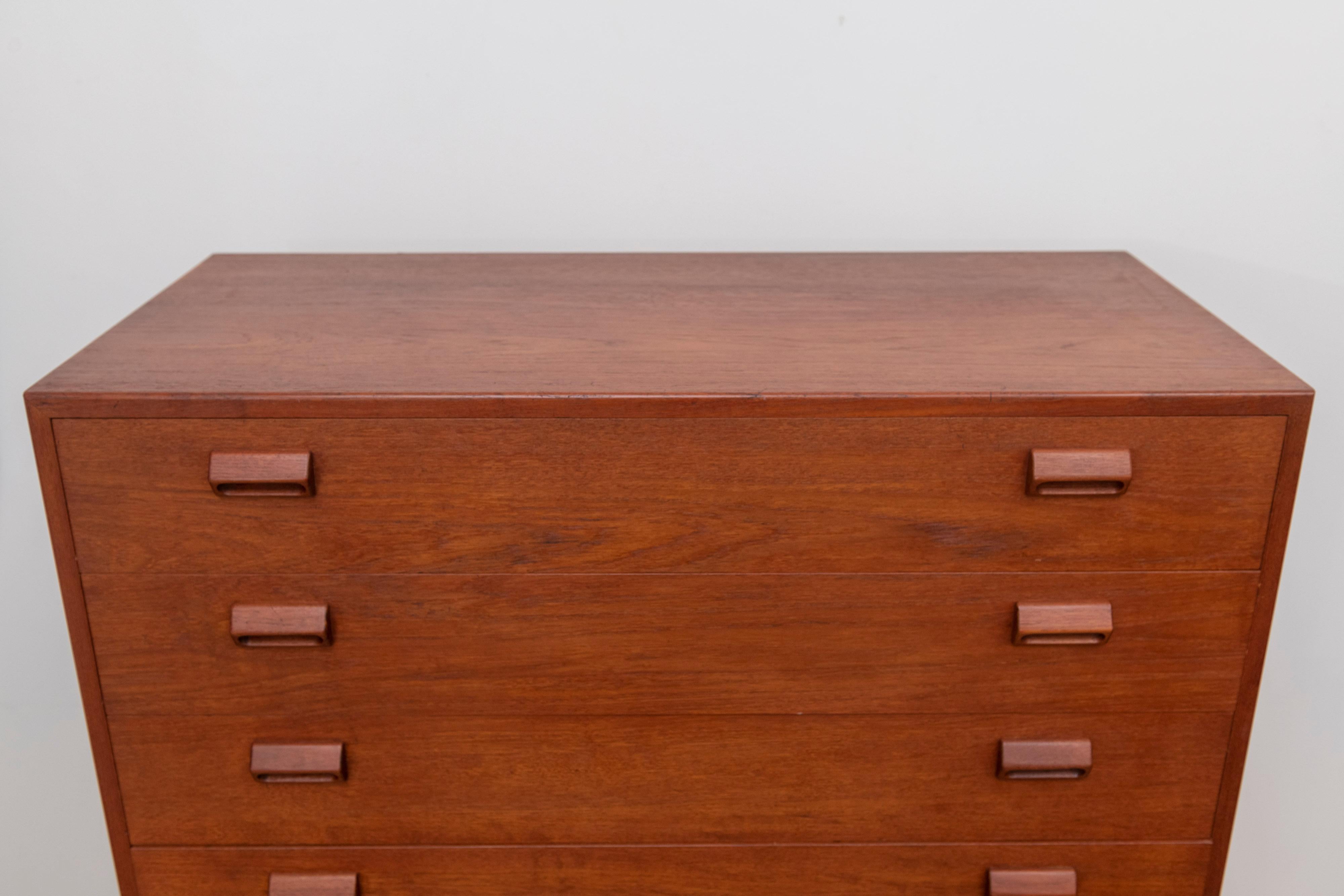 Borge Mogensen Teak Chest of Drawers In Excellent Condition For Sale In San Francisco, CA