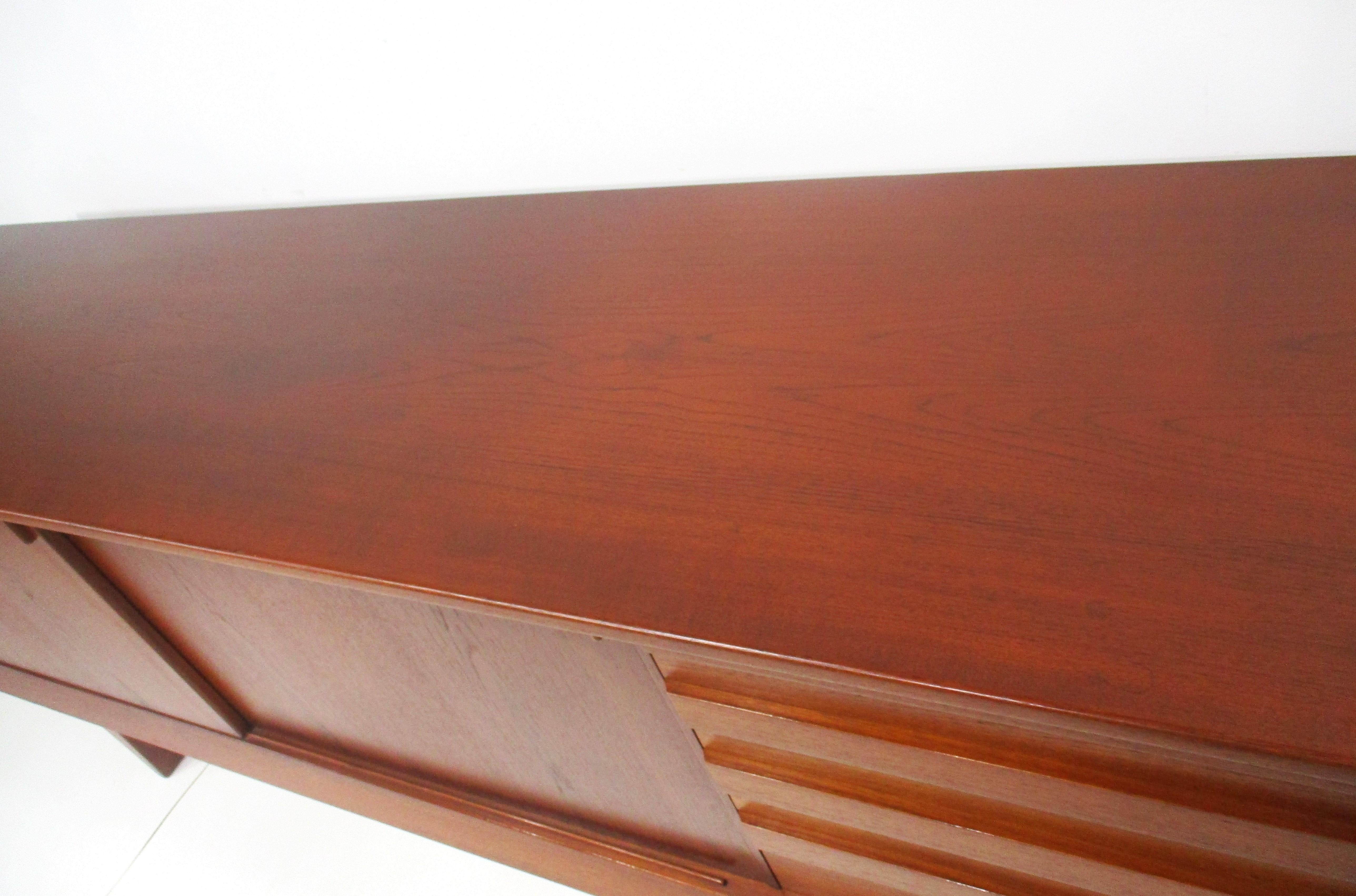Credenza Sever in teak di Borg Mogensen per Povl Dinesen in vendita 5