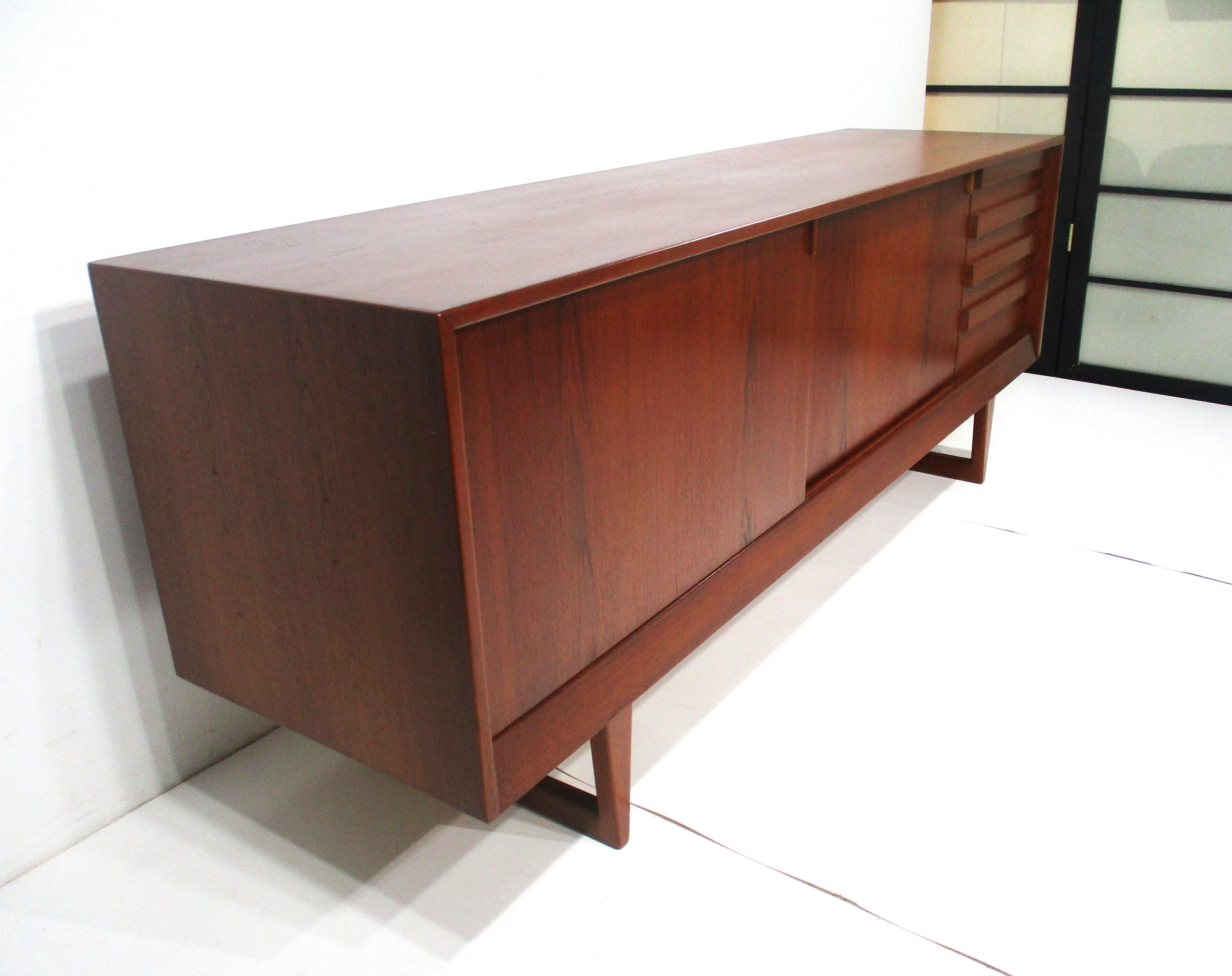 Danese Credenza Sever in teak di Borg Mogensen per Povl Dinesen in vendita