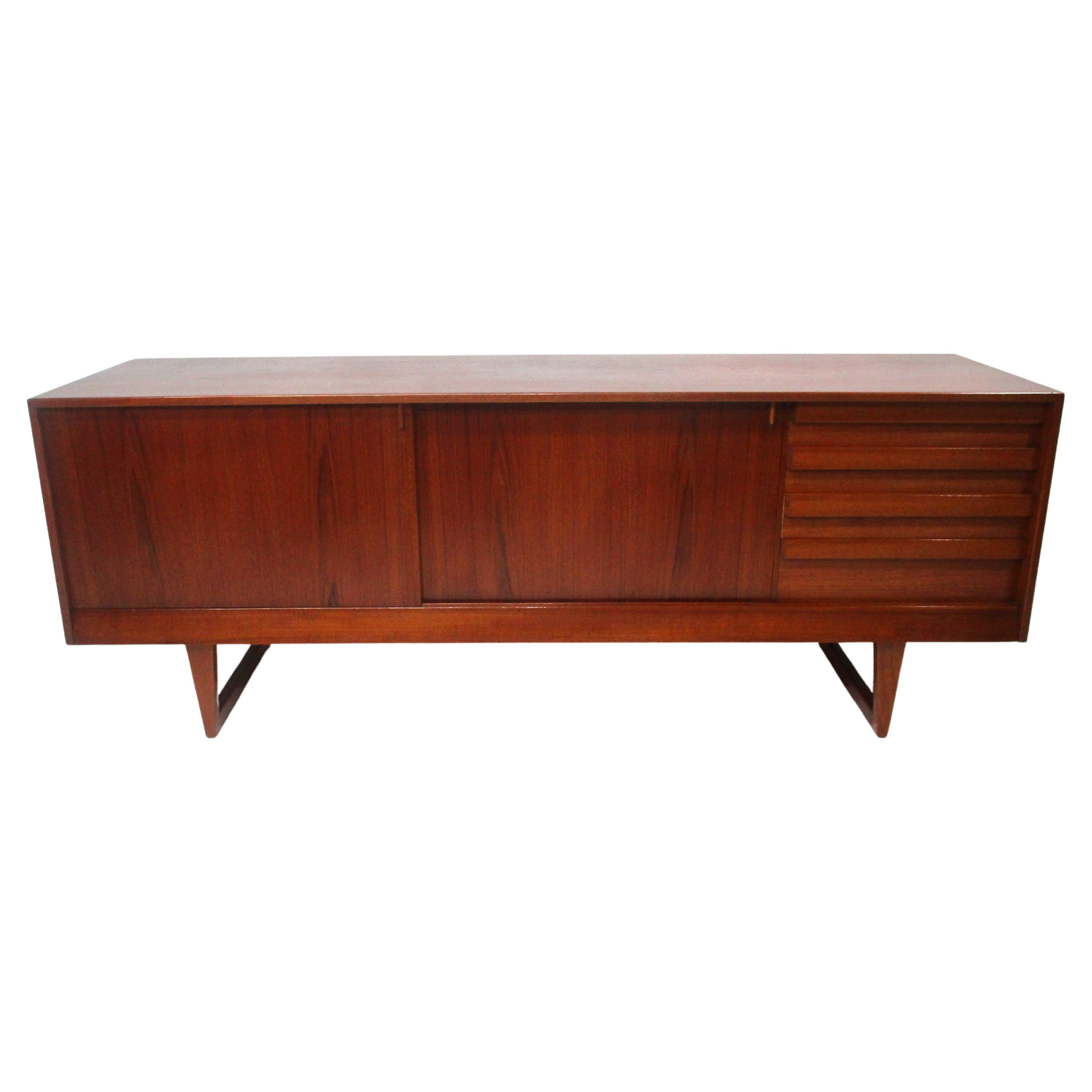 Credenza Sever in teak di Borg Mogensen per Povl Dinesen in vendita