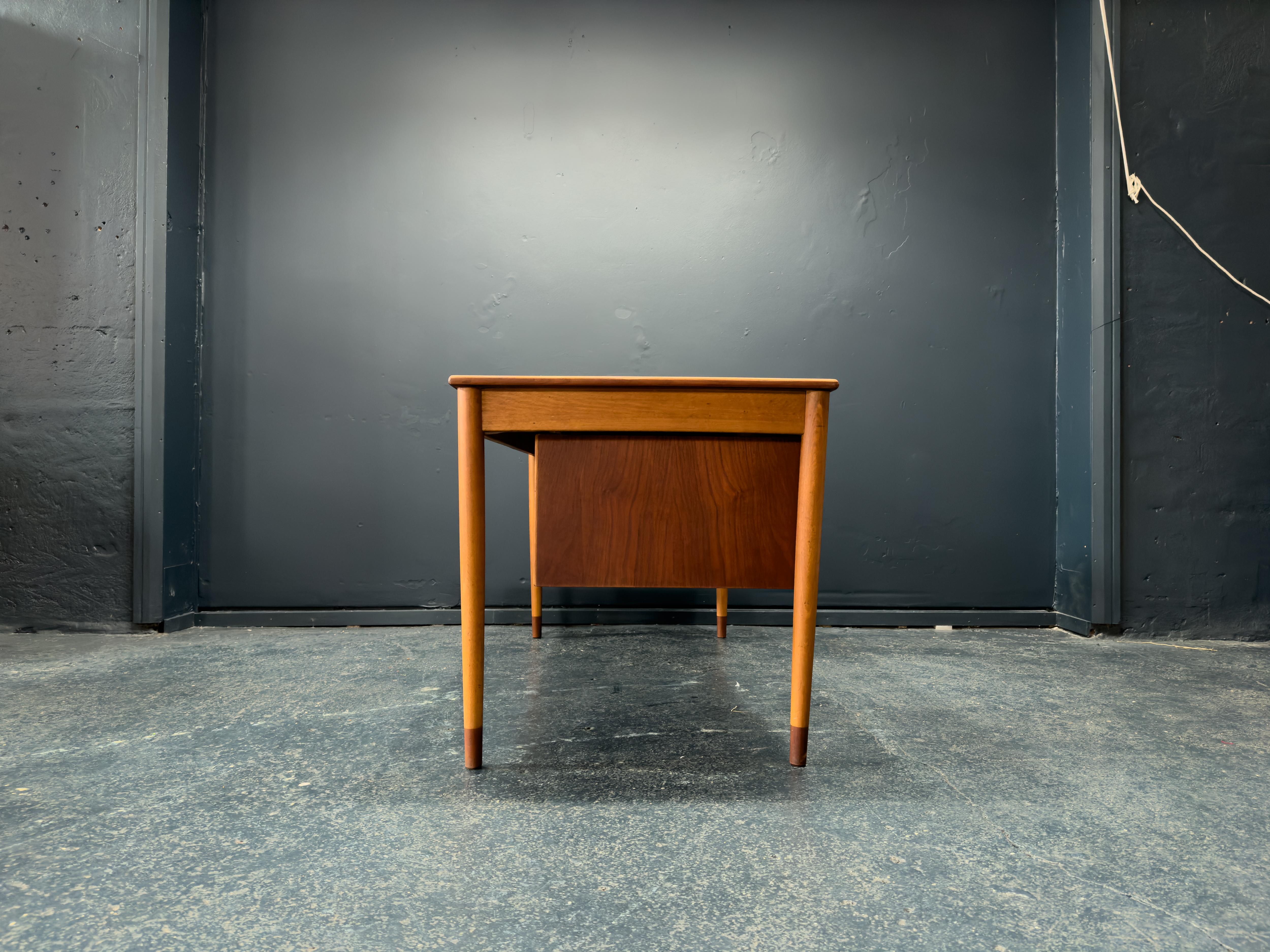 Borge Mogensen Teak Desk In Good Condition For Sale In London, GB