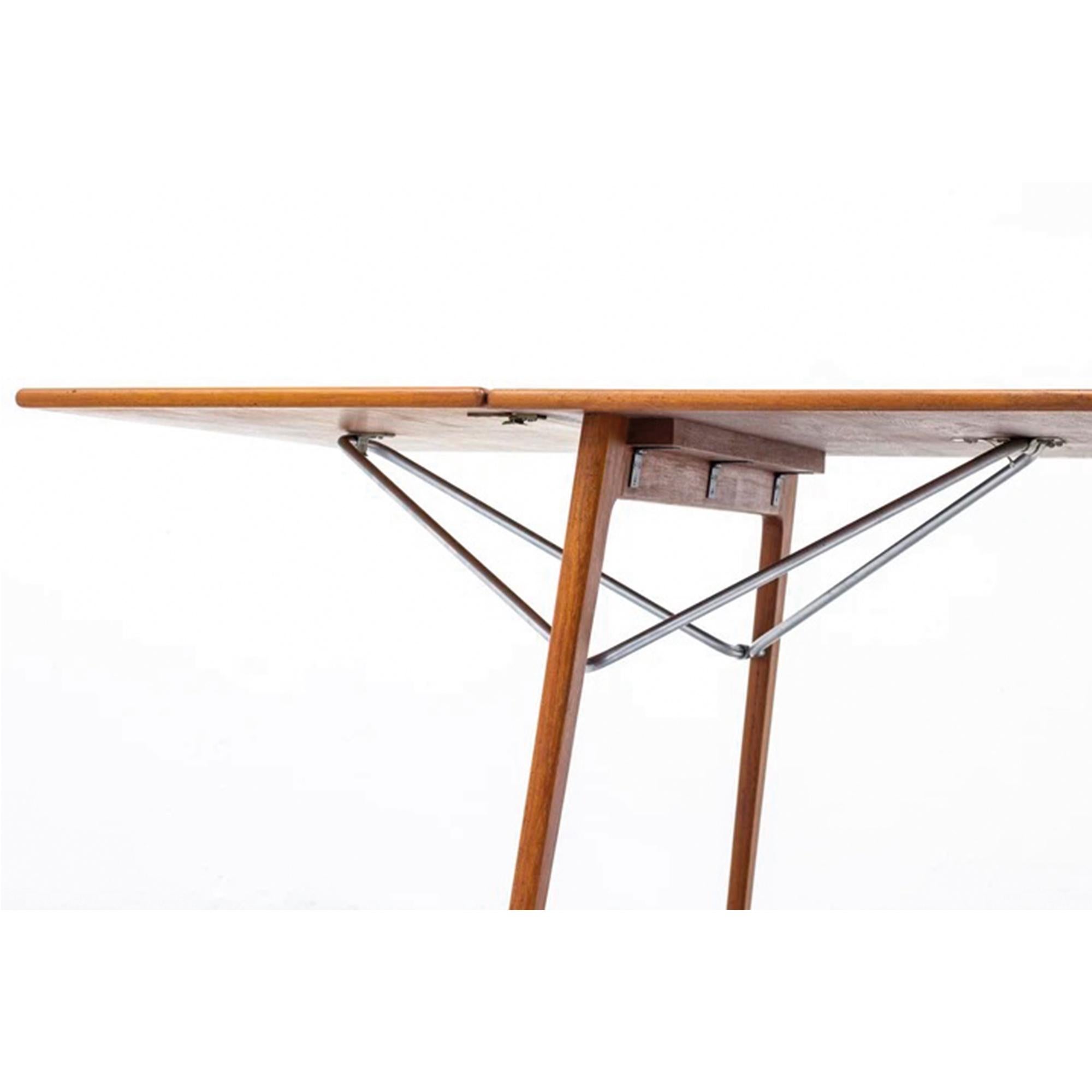 Danish Borge Mogensen Teak Table Model 162, design 1953 For Sale