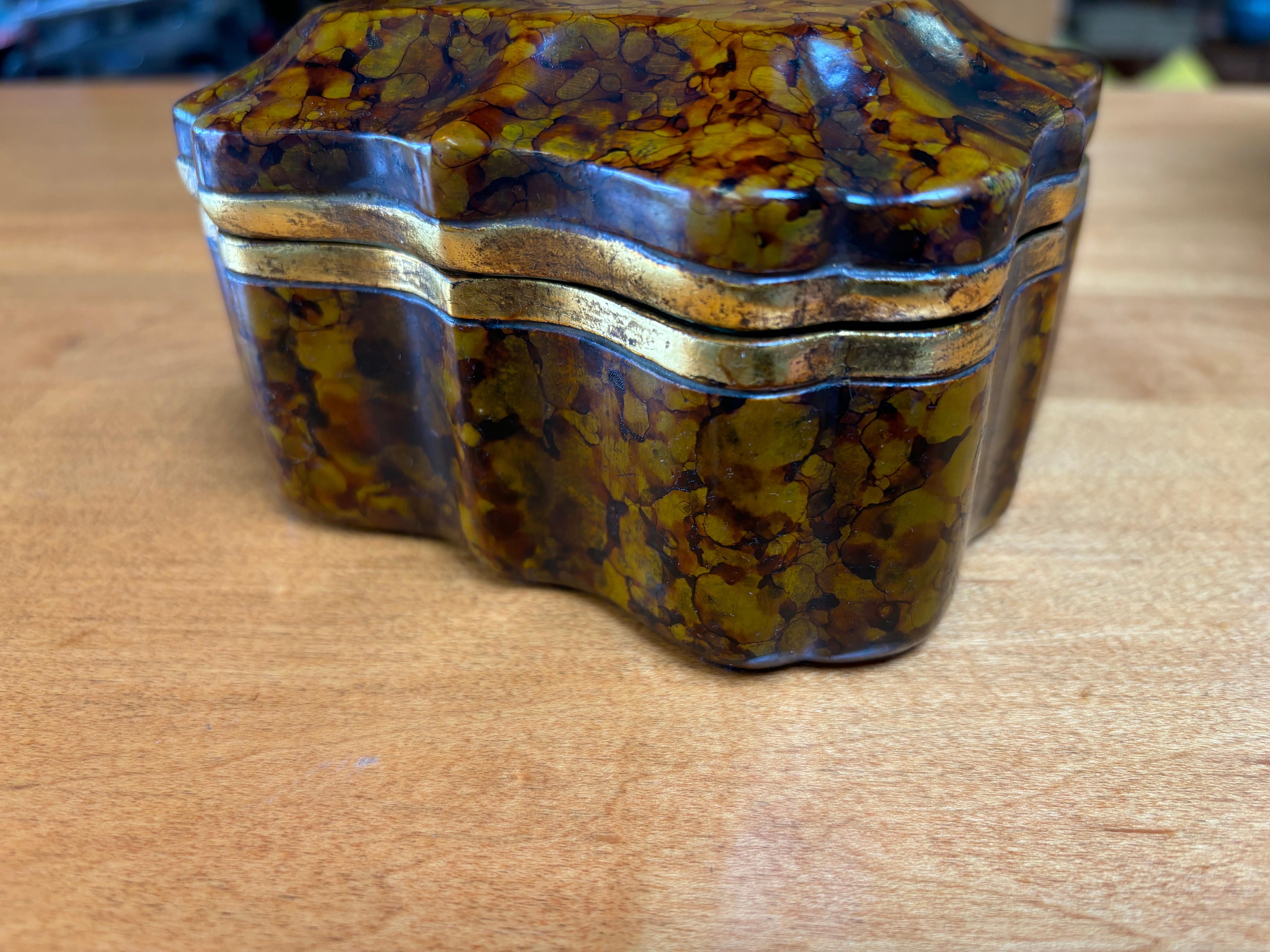 Hollywood Regency Borghese Ceramic box For Sale
