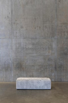 Borghese Handgefertigter Ottoman von Rytsola, Stoff und Eiche, Modernes Design