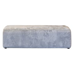 Borghese Handgefertigter Ottoman von Rytsola, Stoff und Eiche, Modernes Design