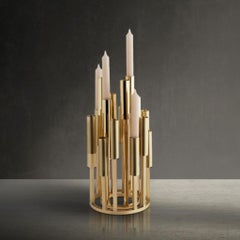 Candelabro moderno di lusso in ottone massiccio Borgia, fatto a mano e di piccole dimensioni, di Carla Baz