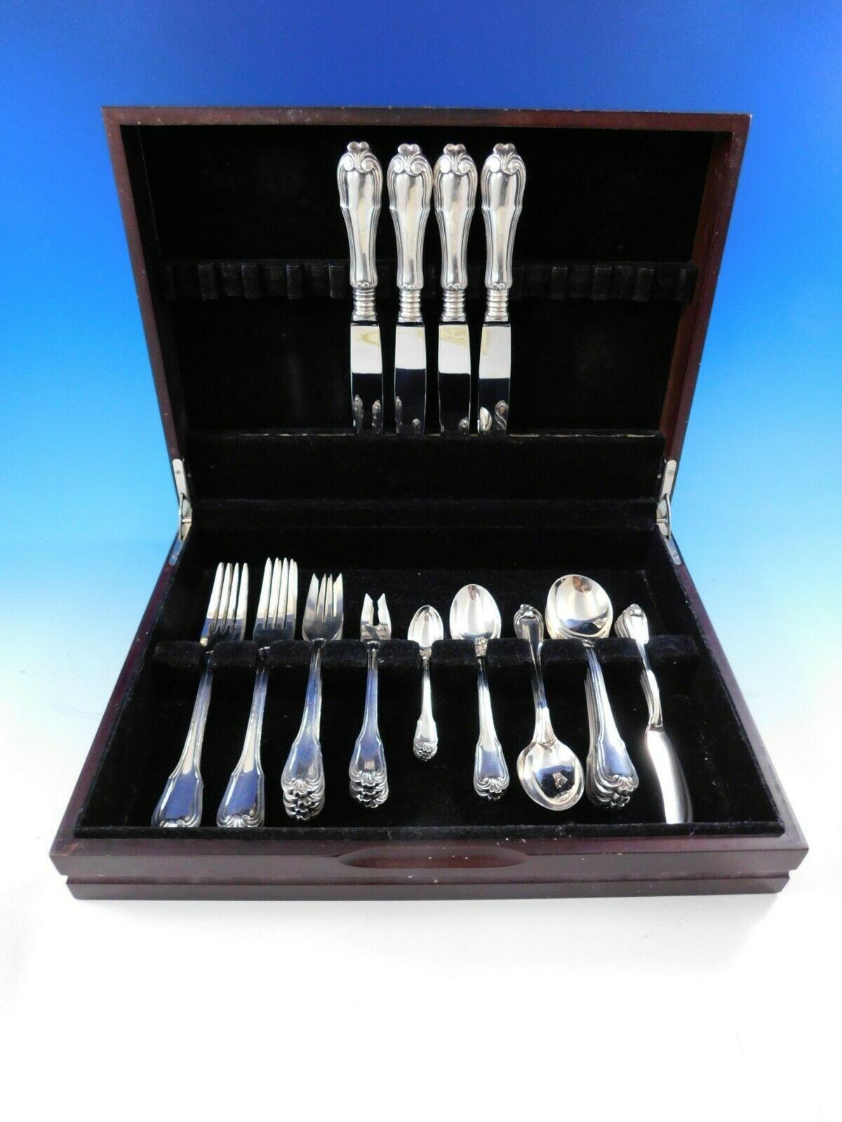 Superb Borgia by Buccellati sterling silver flatware set - 32 pieces. This set includes:

4 dinner knives, 9 3/4