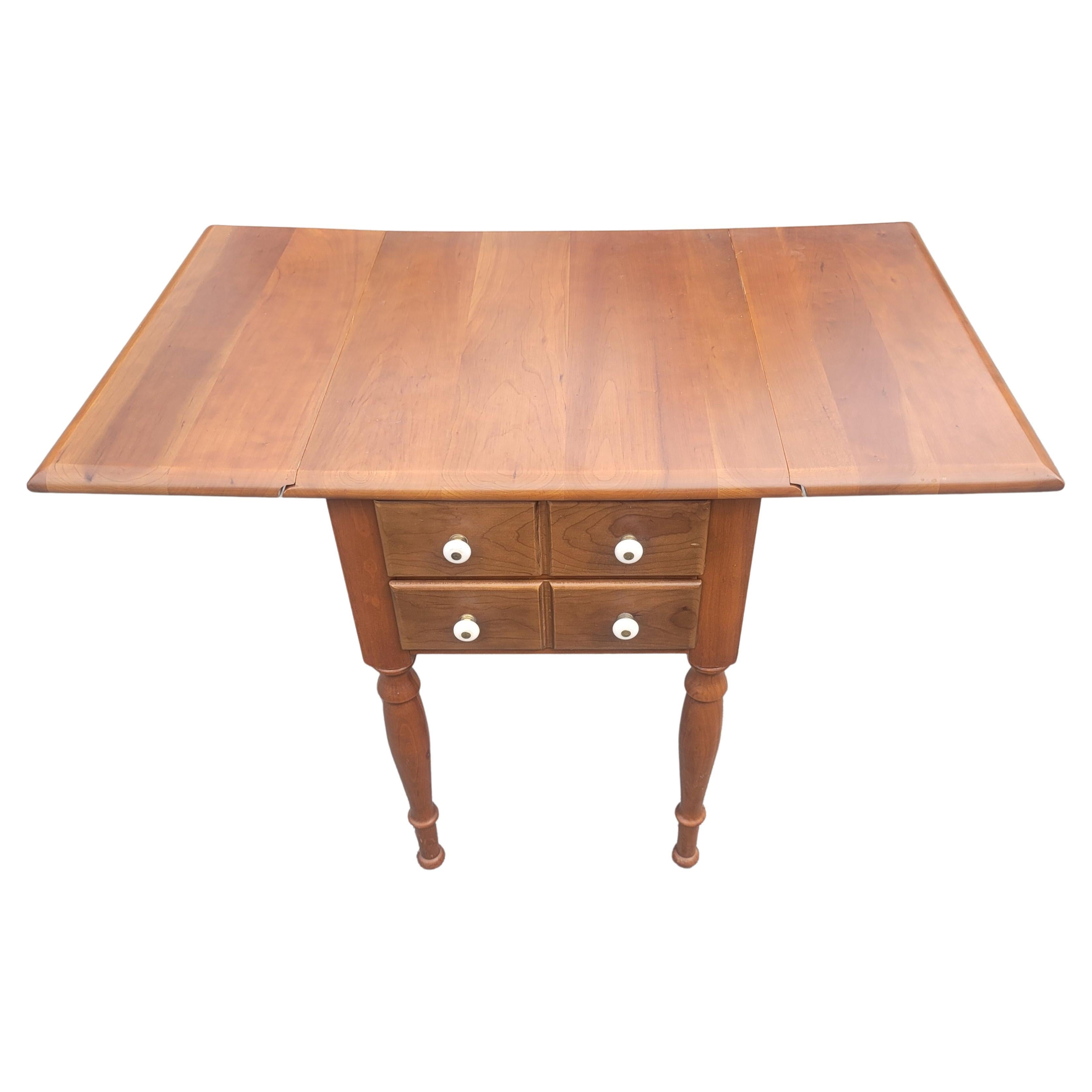 Pareja de Mesas Pembroke Victorianas de Cerezo con Hojas Caídas, de Boring Furniture Estadounidense en venta