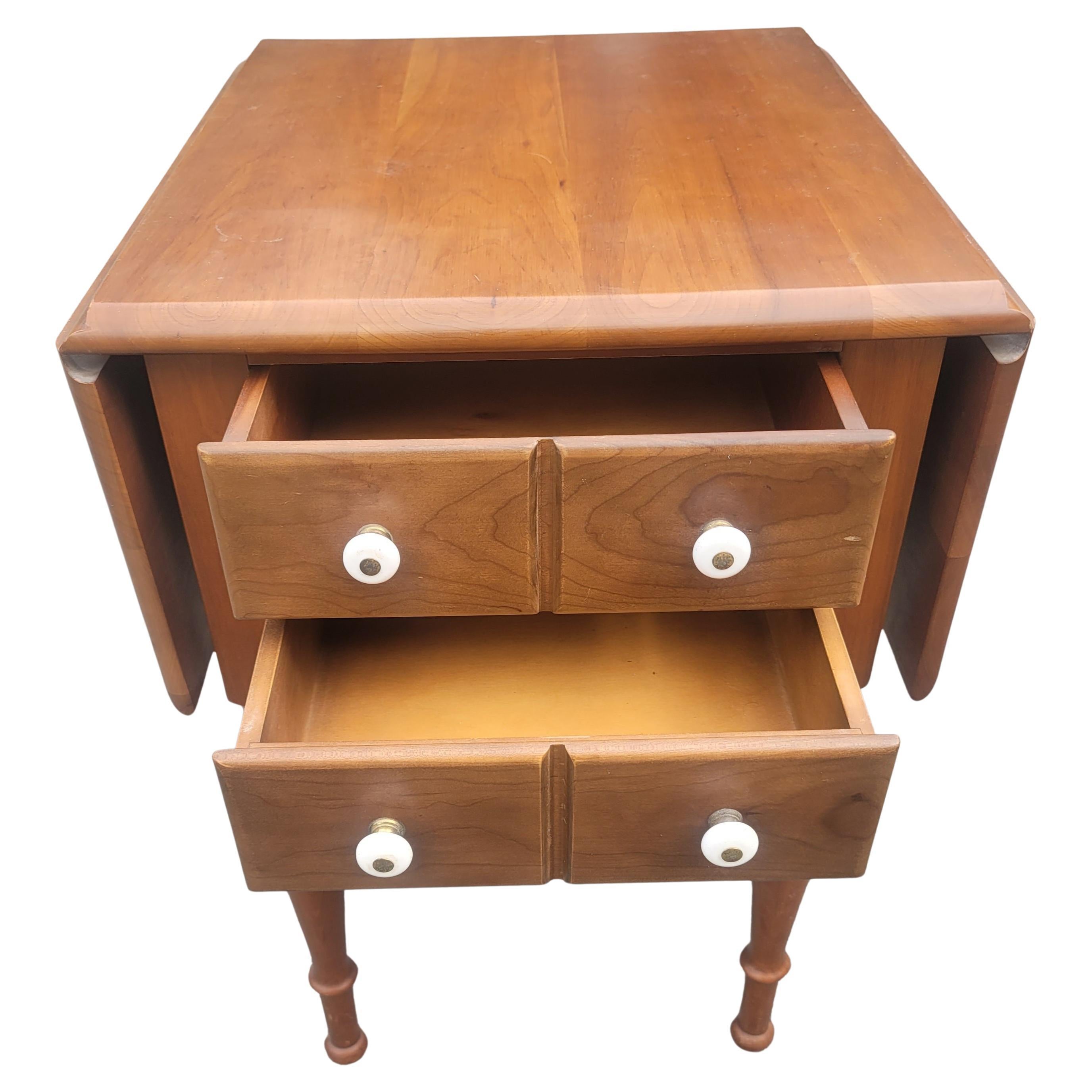 Pareja de Mesas Pembroke Victorianas de Cerezo con Hojas Caídas, de Boring Furniture Carpintería en venta
