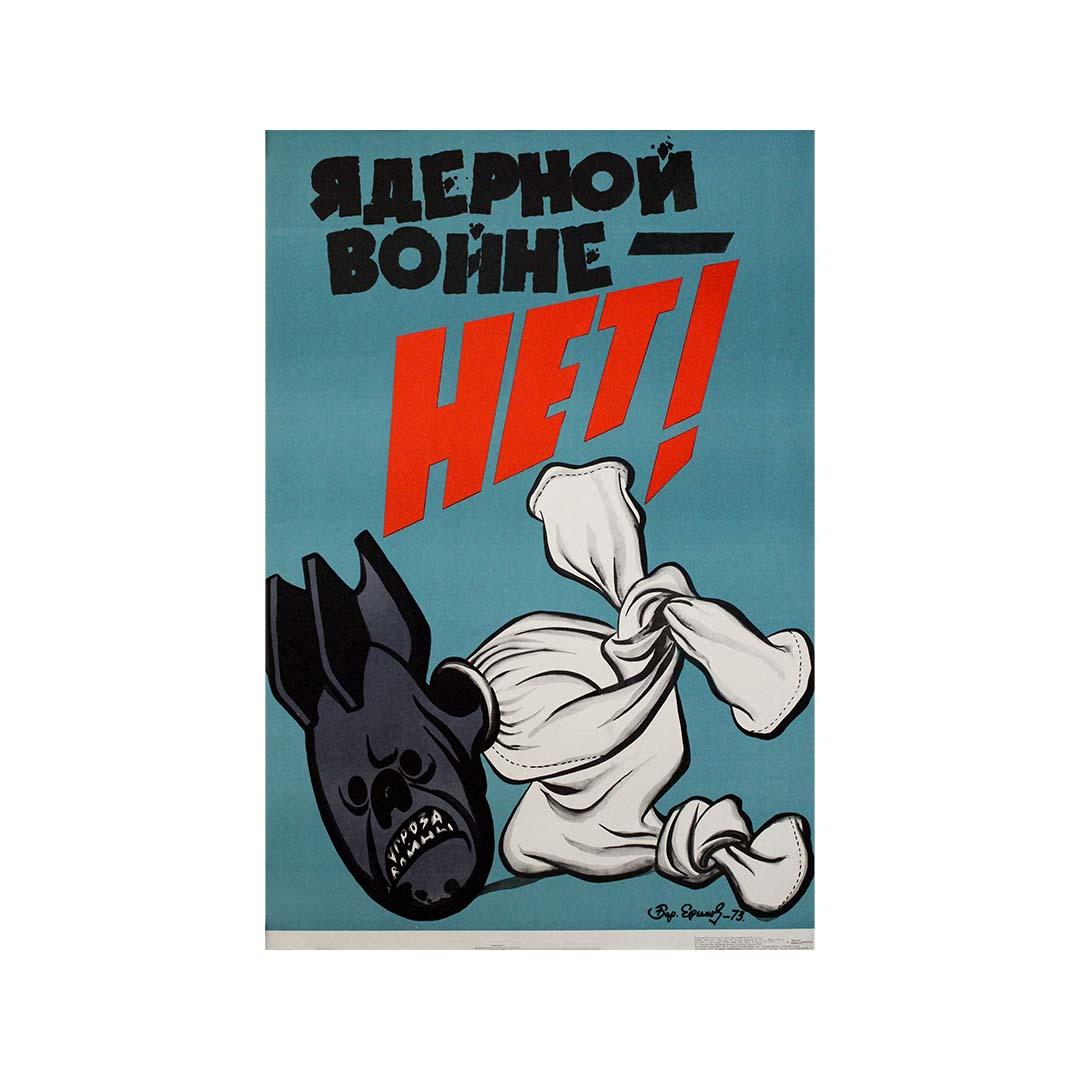 Manifesto sovietico originale del 1973 di Boris Efimov No alla guerra nucleare! in vendita 3