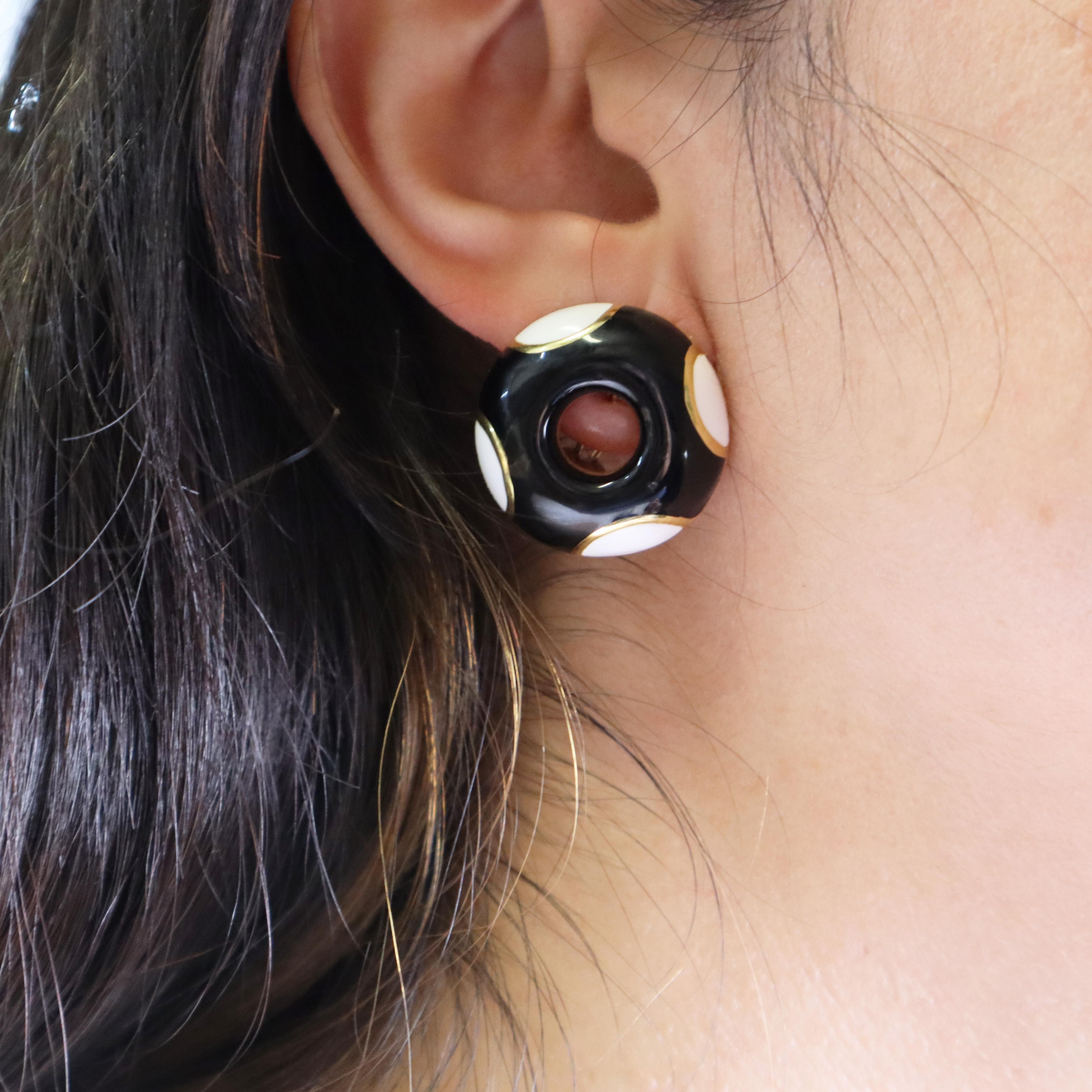 BORIS LEBEAU 18K  Gold-Emaille Tag und Nacht Ohrringe mit Diamanten (Modernistisch) im Angebot