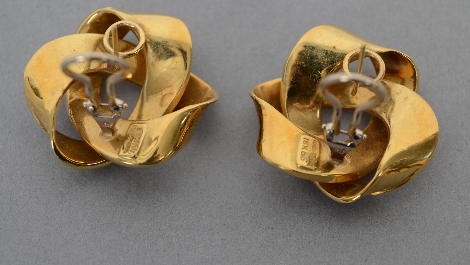 Boris LeBeau Gold Swirl Earrings In Excellent Condition For Sale In Darnestown, MD