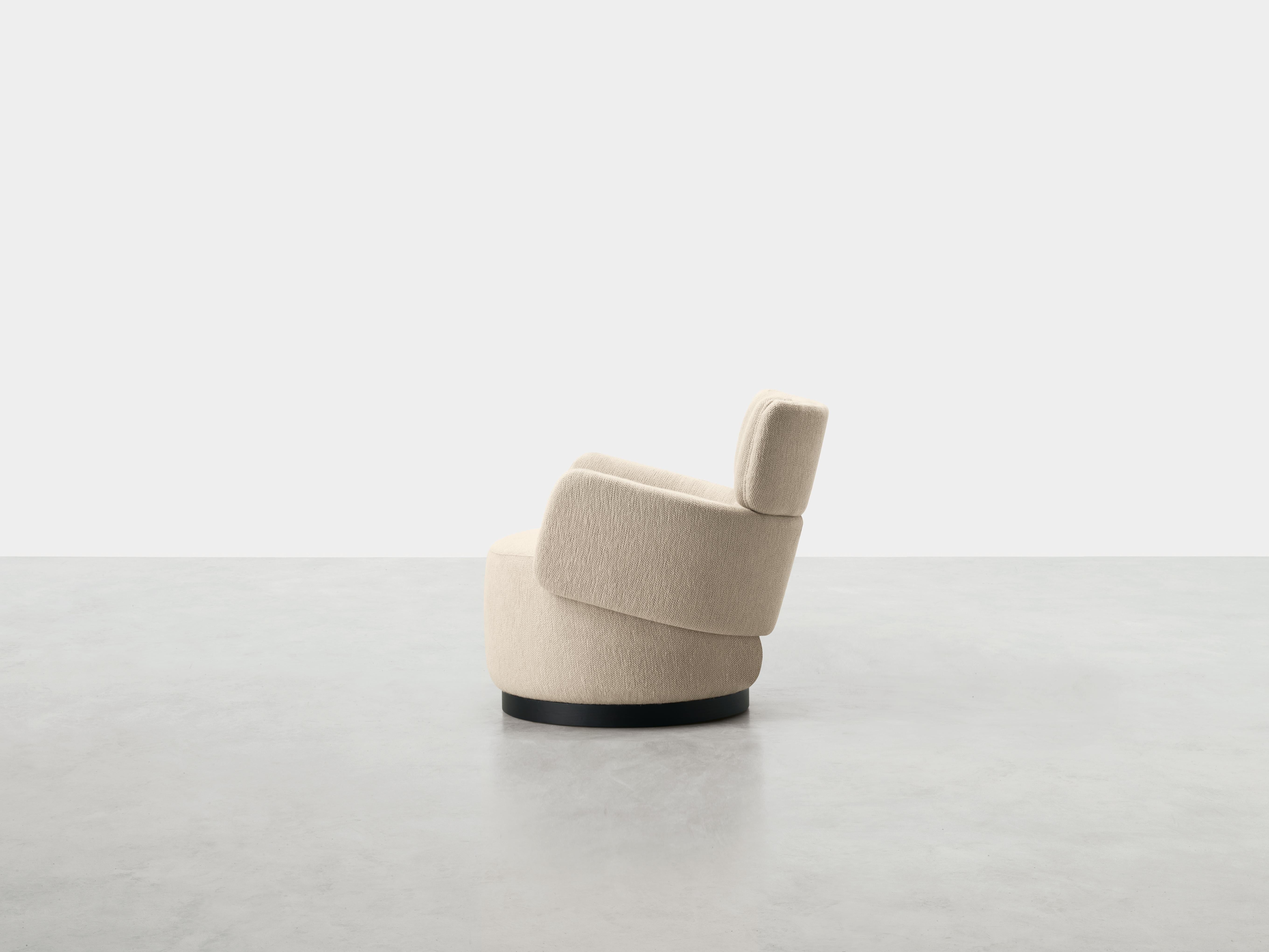 Sillón bajo Boris by Somaschini Posmoderno en venta