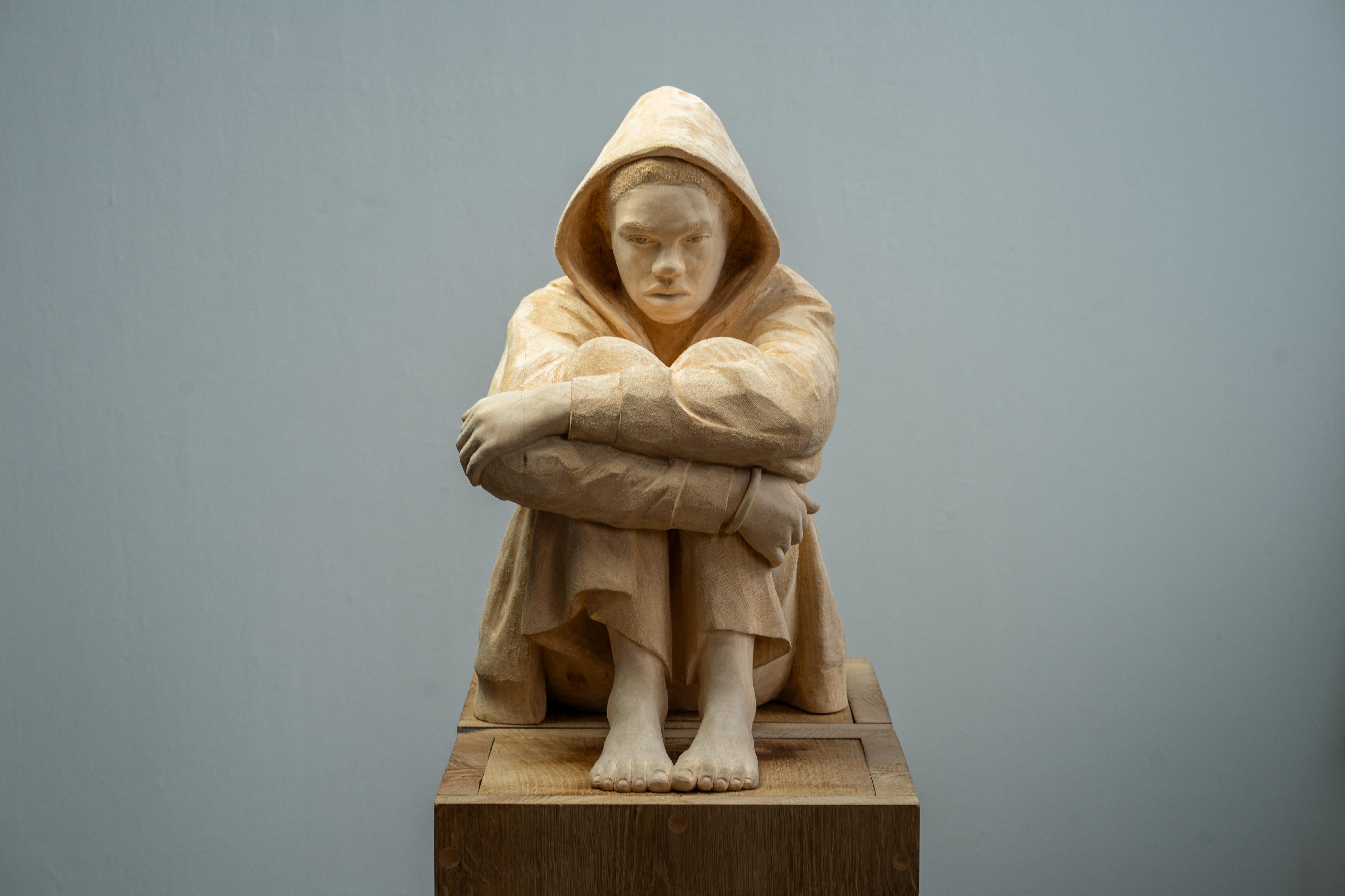 Boris Paval Conen Figurative Sculpture - Senne- 21st Century contemporary figurative wooden sculpture of a girl 