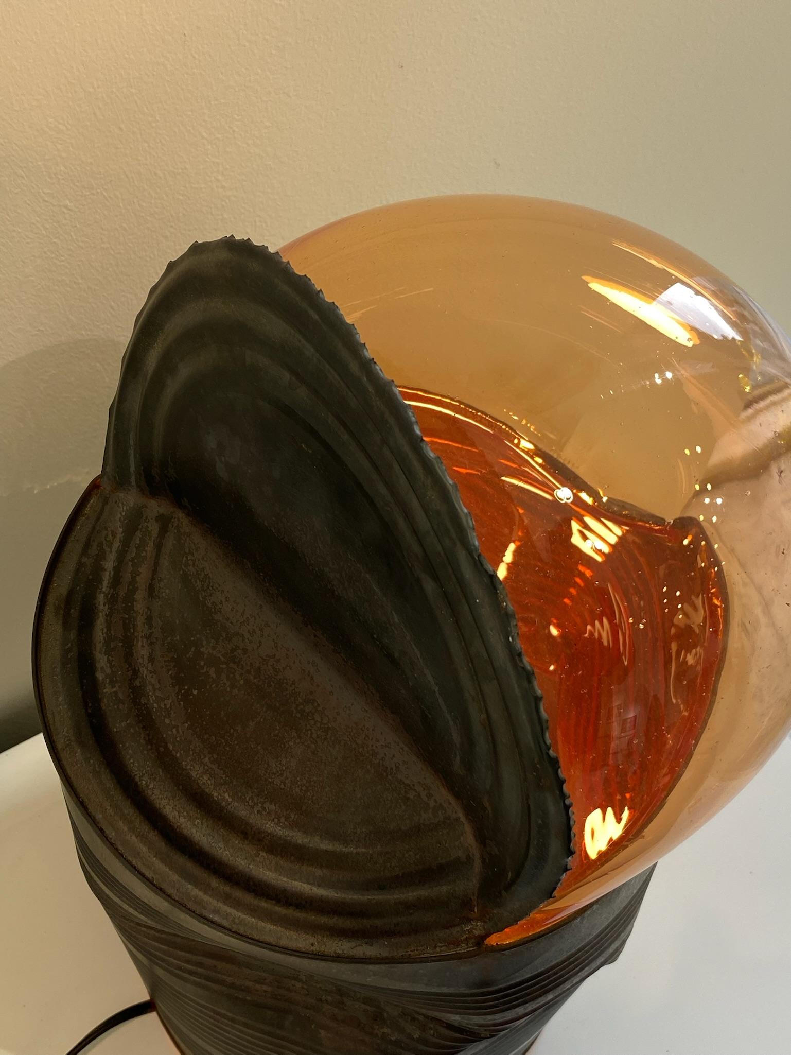 Tin Can Light - Lampe de sculpture originale - Contemporain Sculpture par Boris Shpeizman