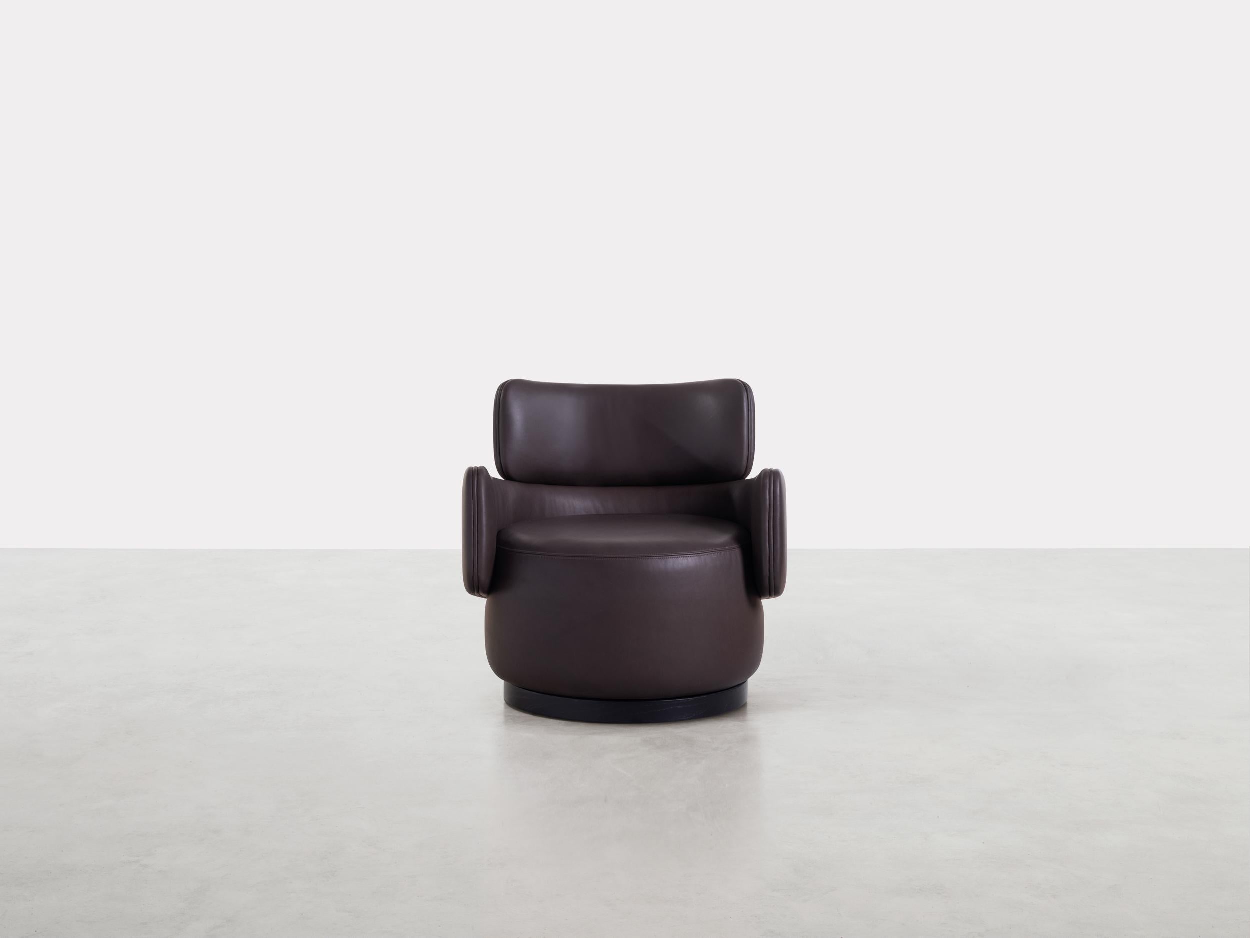 Moderno Boris, soft enveloping armchair in fabric, Dainelli Studio for Somaschini, Italy in vendita