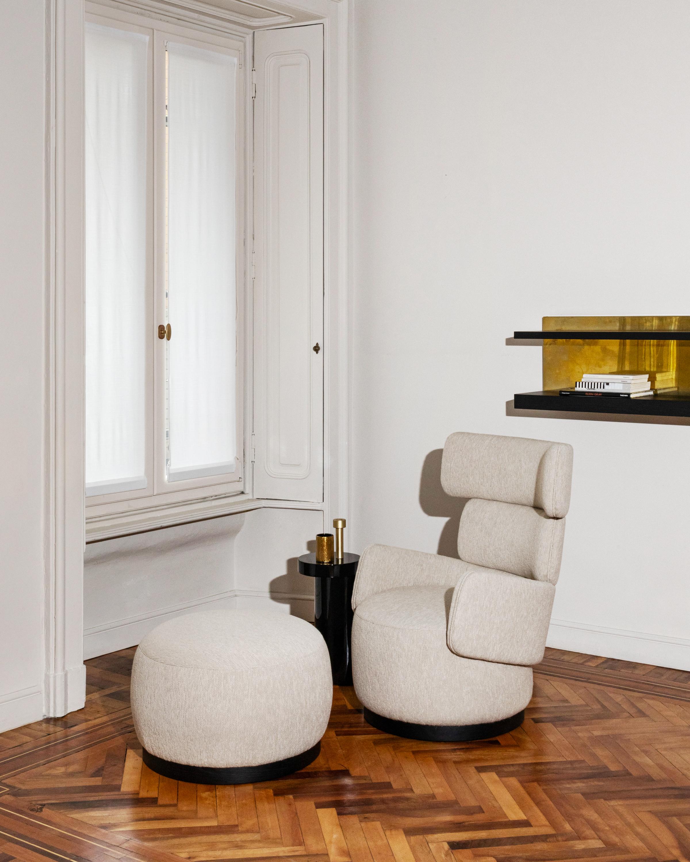 Falegnameria Boris, soft enveloping bergère in fabric, Dainelli Studio for Somaschini, Italy in vendita