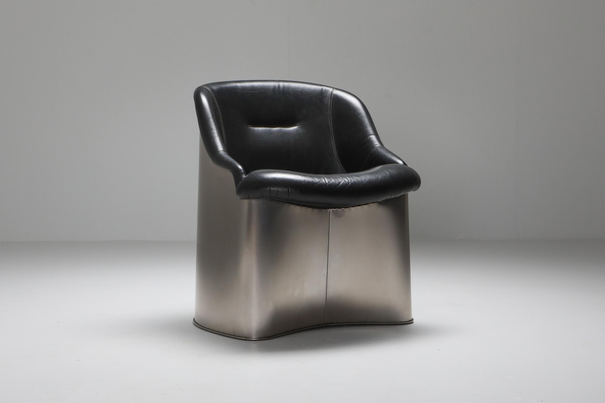 Postmodern easy chair, Boris Tabaccof, metal and leather, 1970s, France.


 