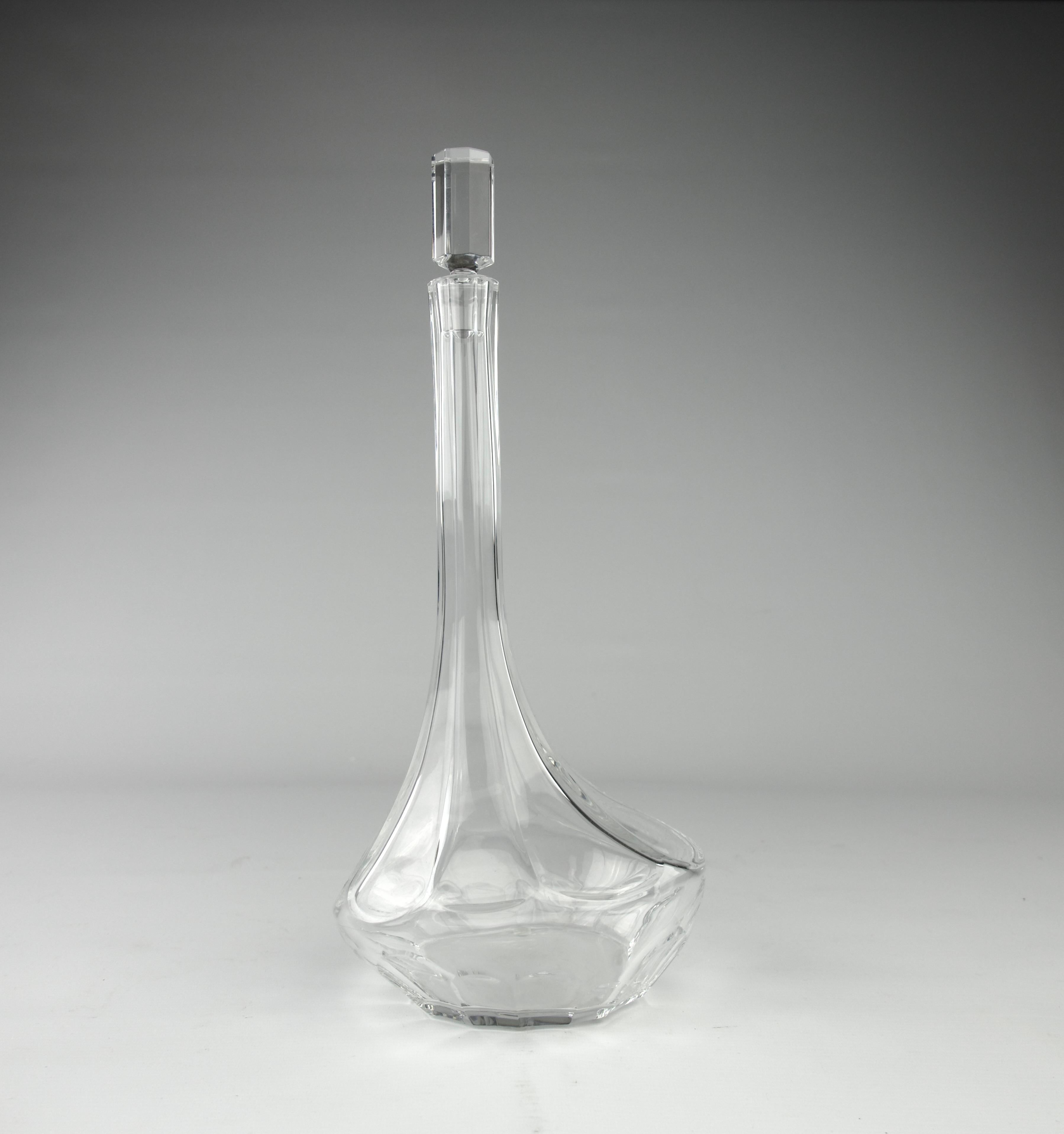 Superb slanted 'Narcisse' model carafe by Boris Tabacoff for Baccarat, France 1970s. Signed by the manufacture.

Dimensions in cm ( H x L x l ) :  40 x 17 x 16 

In very good condition.

Secure shipping.