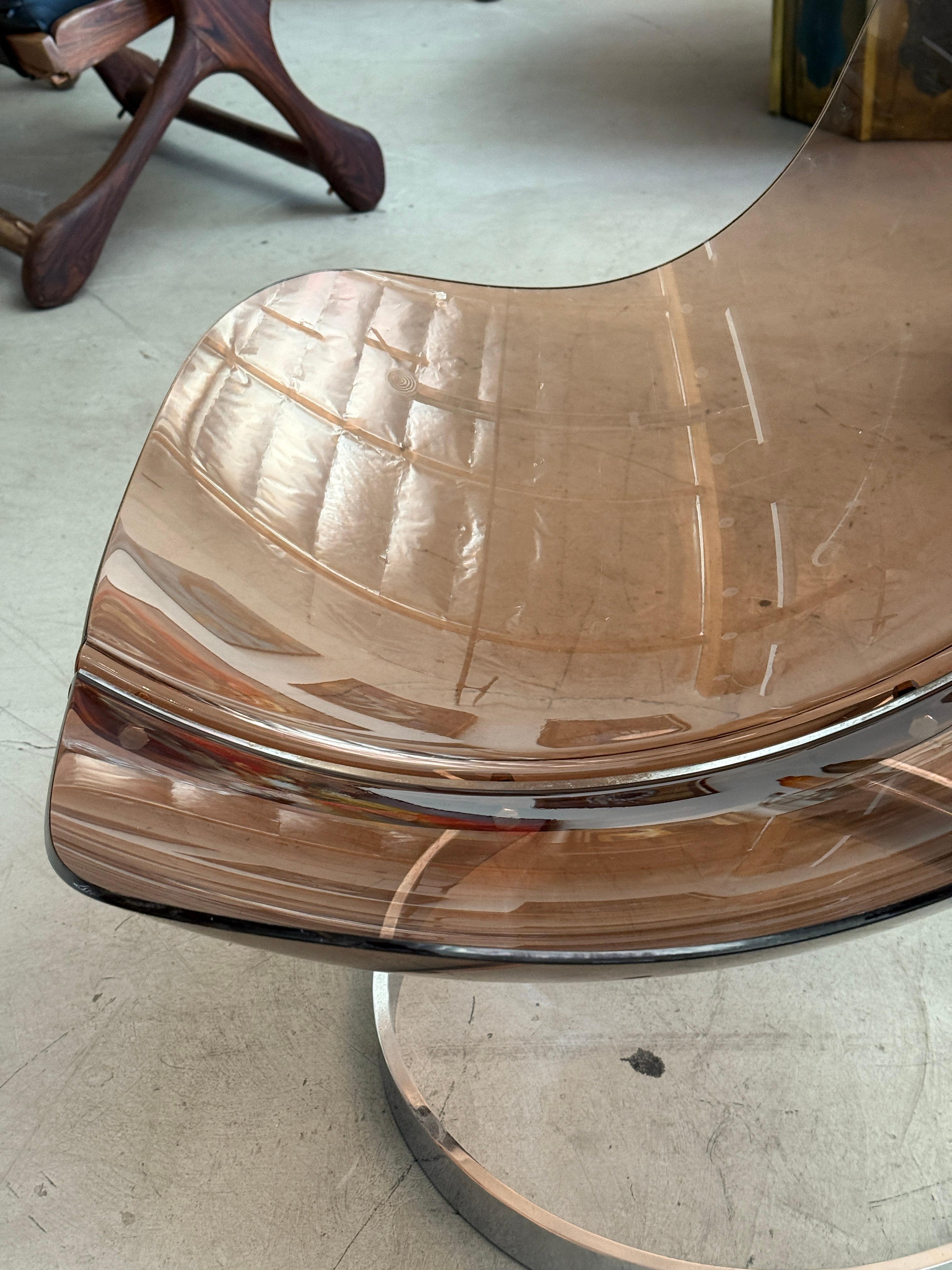 Boris Tabacoff per Mobilier Modulair Moderne Sedia a sfera in lucite fumé in vendita 7