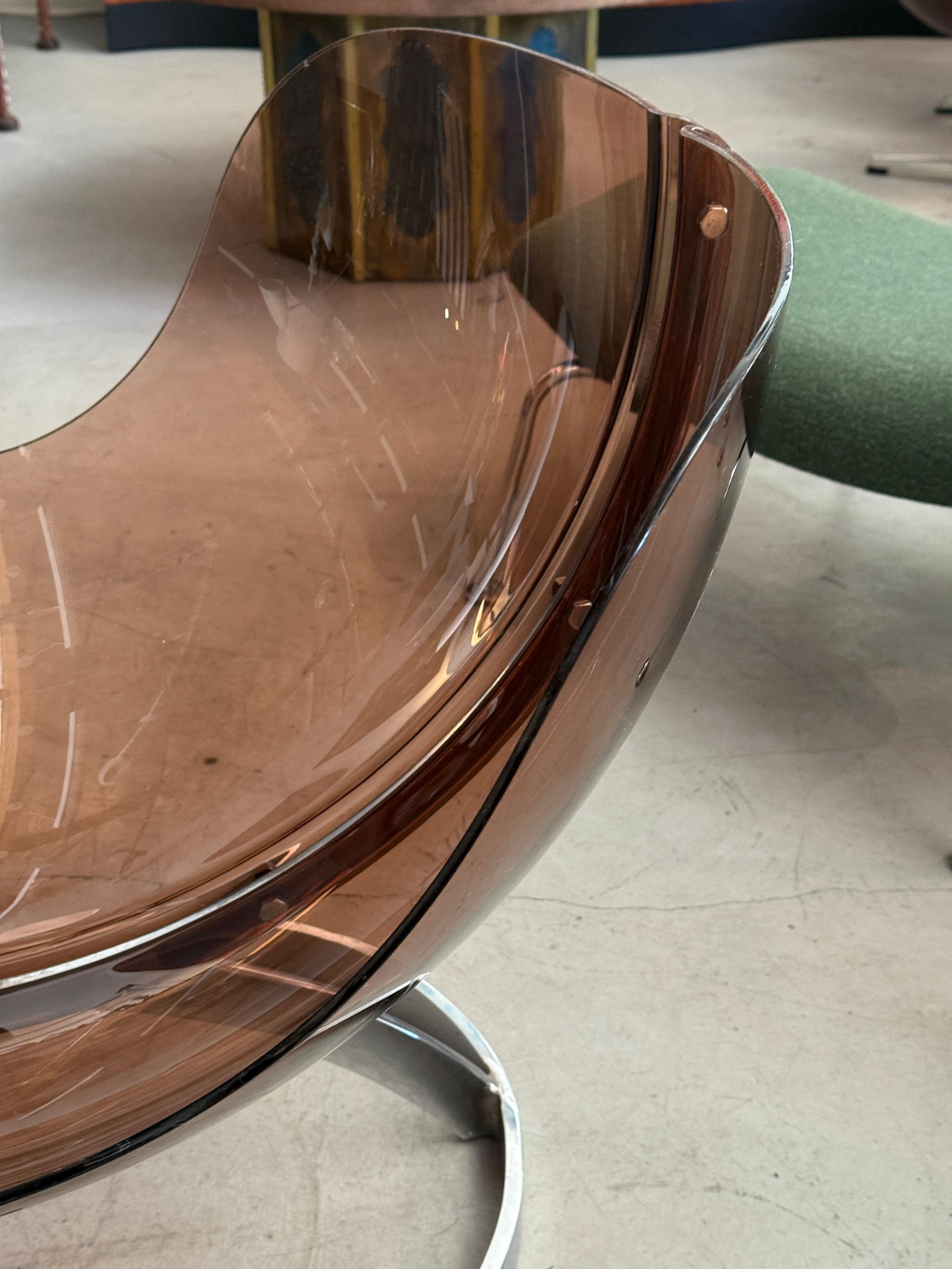 Boris Tabacoff per Mobilier Modulair Moderne Sedia a sfera in lucite fumé in vendita 8